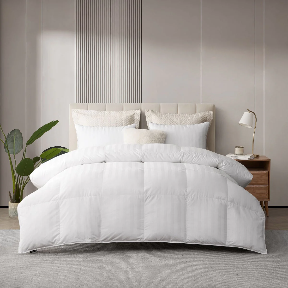 Hotel Grand White Down Comforter - Image 2