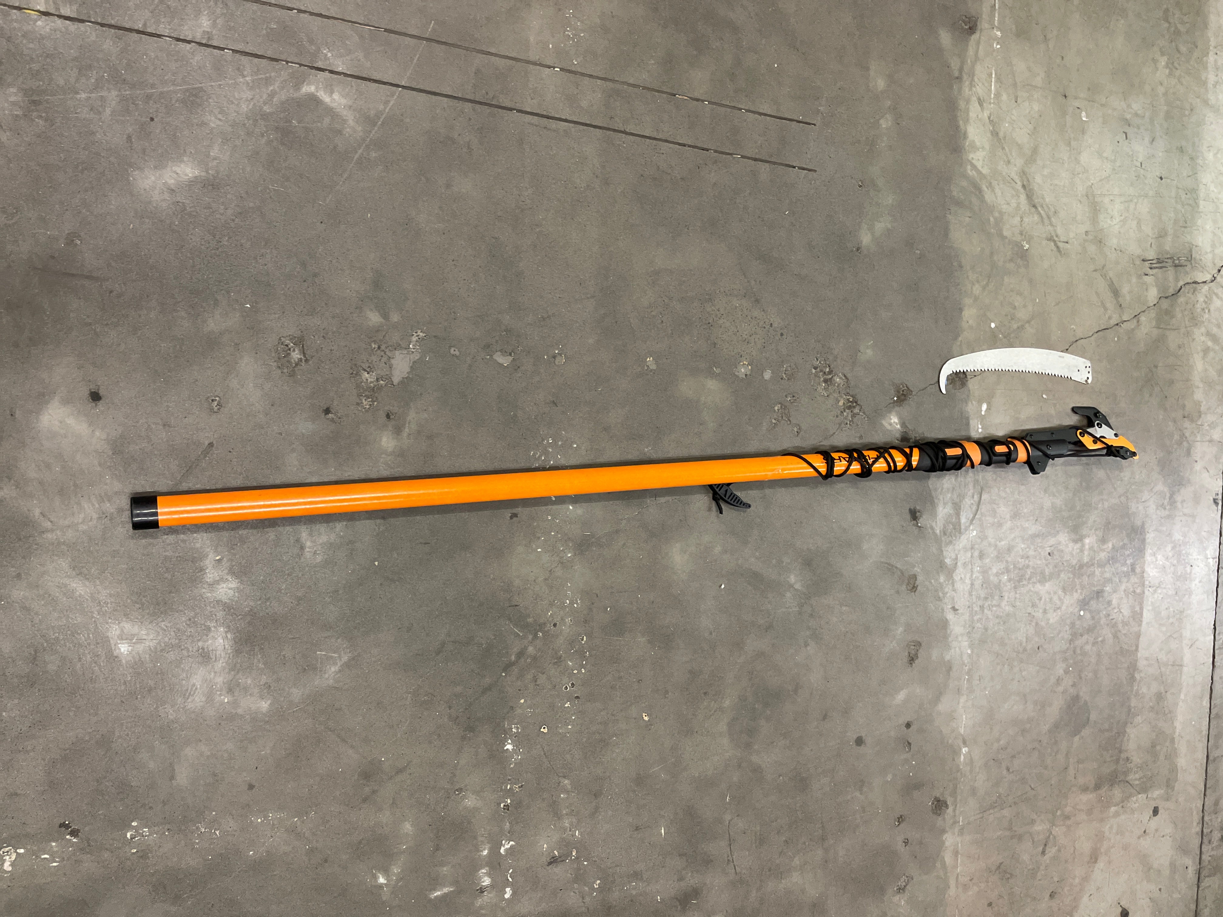 Costco - Power-lever Extendable Pole Saw & Pruner, 7' - 16' - Retail $70 - Image 2