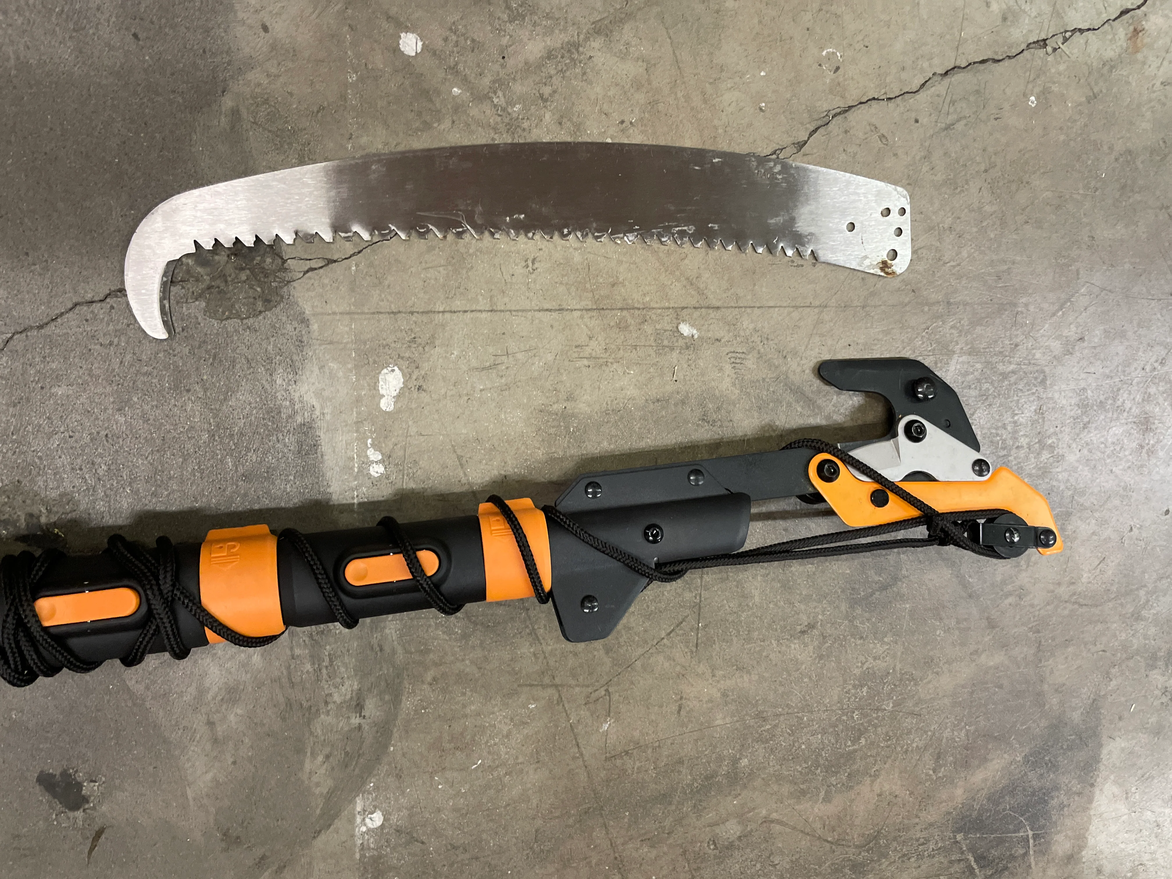 Costco - Power-lever Extendable Pole Saw & Pruner, 7' - 16' - Retail $70 - Image 3