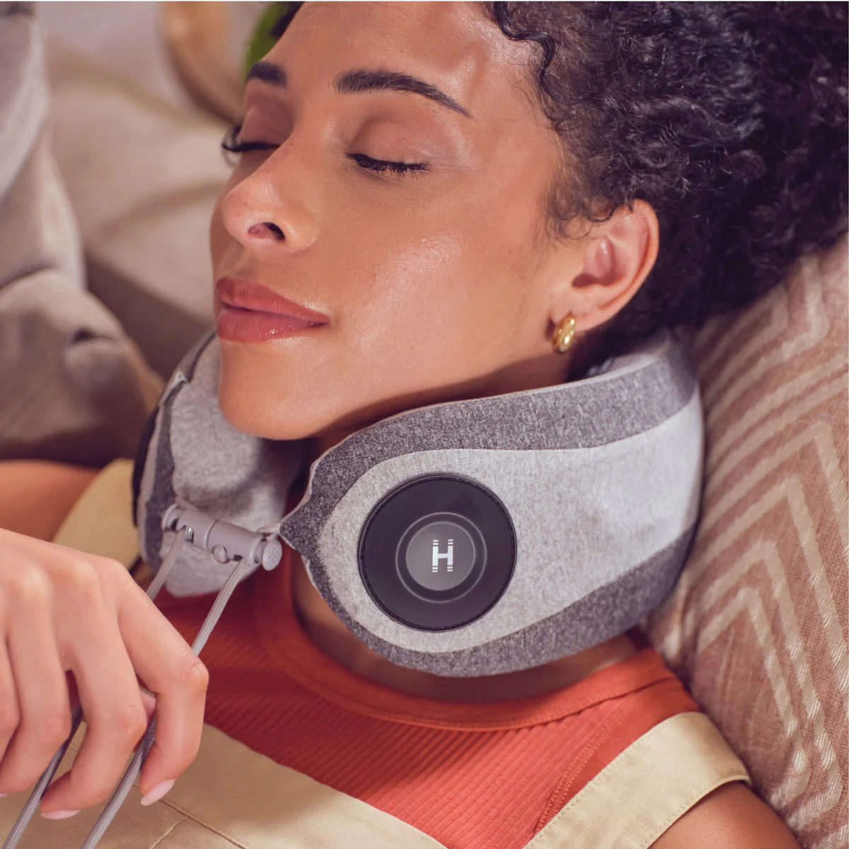 Homedics Portable Neck Massager with Music & Vibration - Retail $70 - Image 3