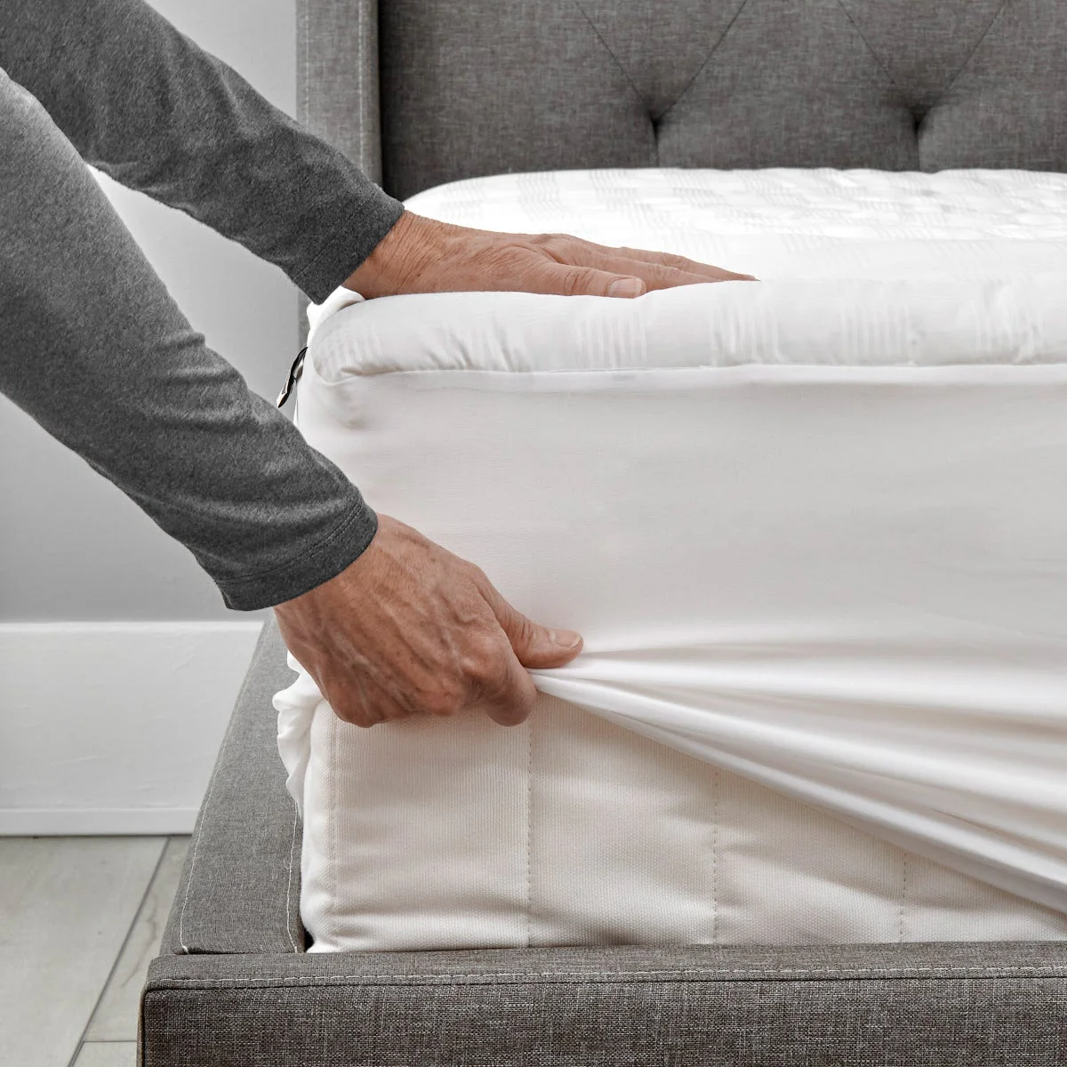 Sealy Sterling QUEEN Collection Spa Luxury Mattress Pad - Retail $39 - Image 2