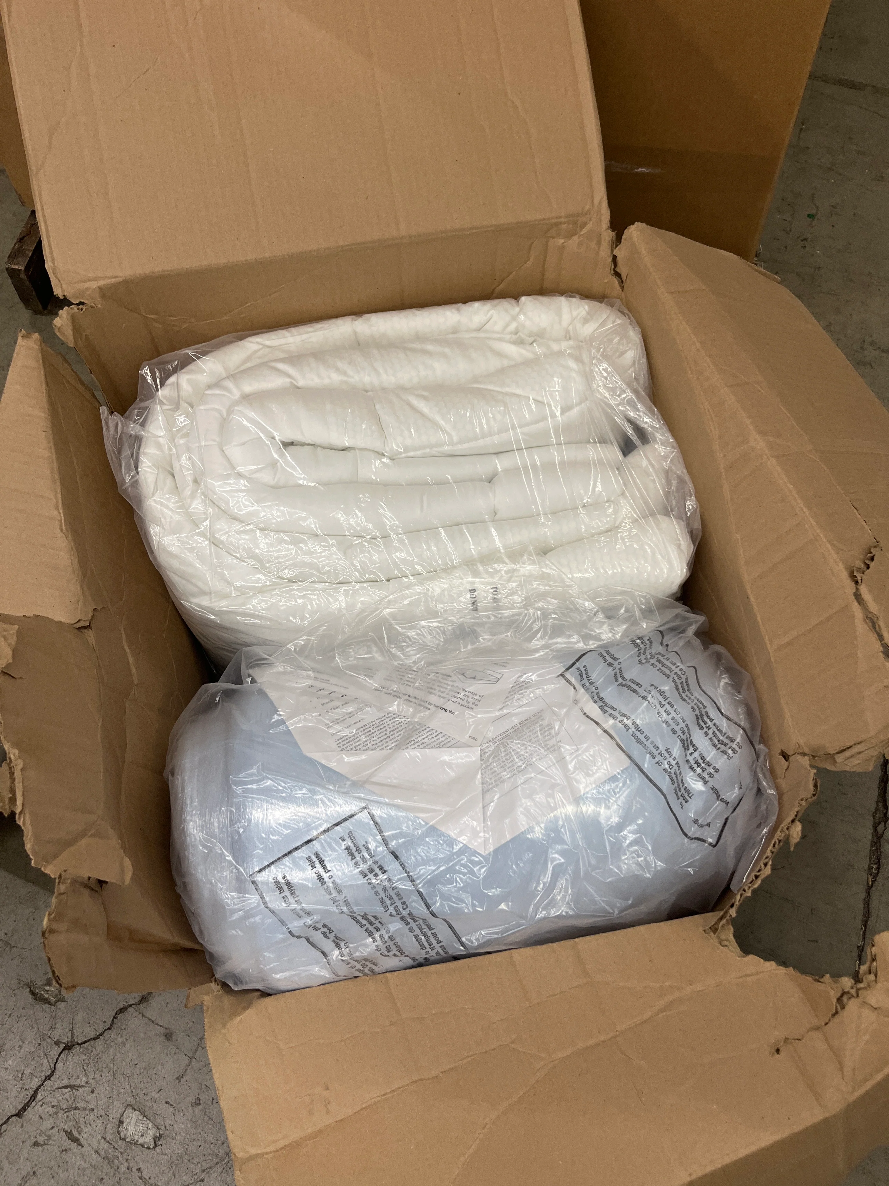 NEW - Mattress Topper Featuring Serene Foam, Queen, 3 inch - Retail $259 - Image 4