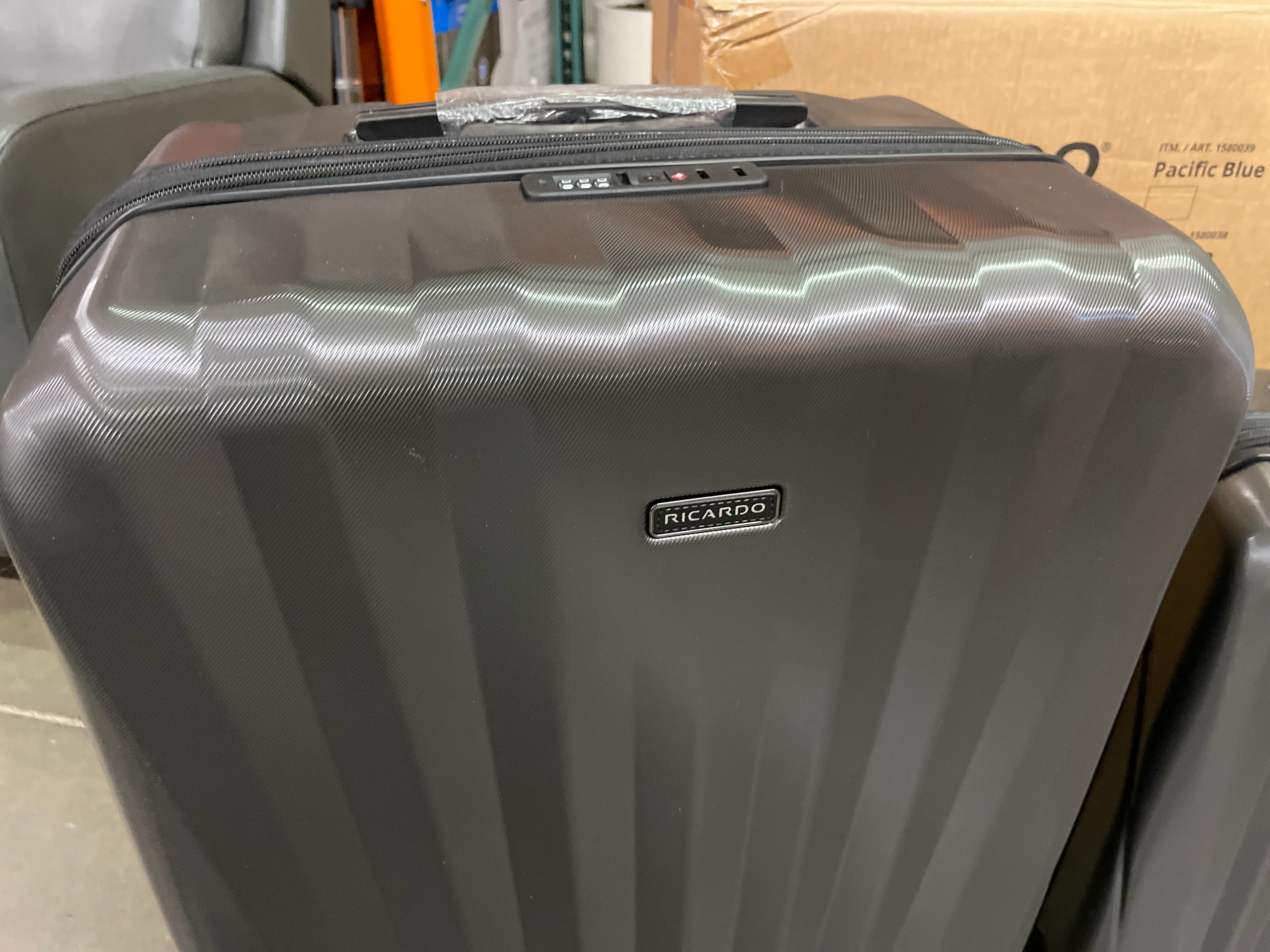 NEW - Costco - Ricardo 2-piece Hardside Luggage Set - Retail $164 - Image 2