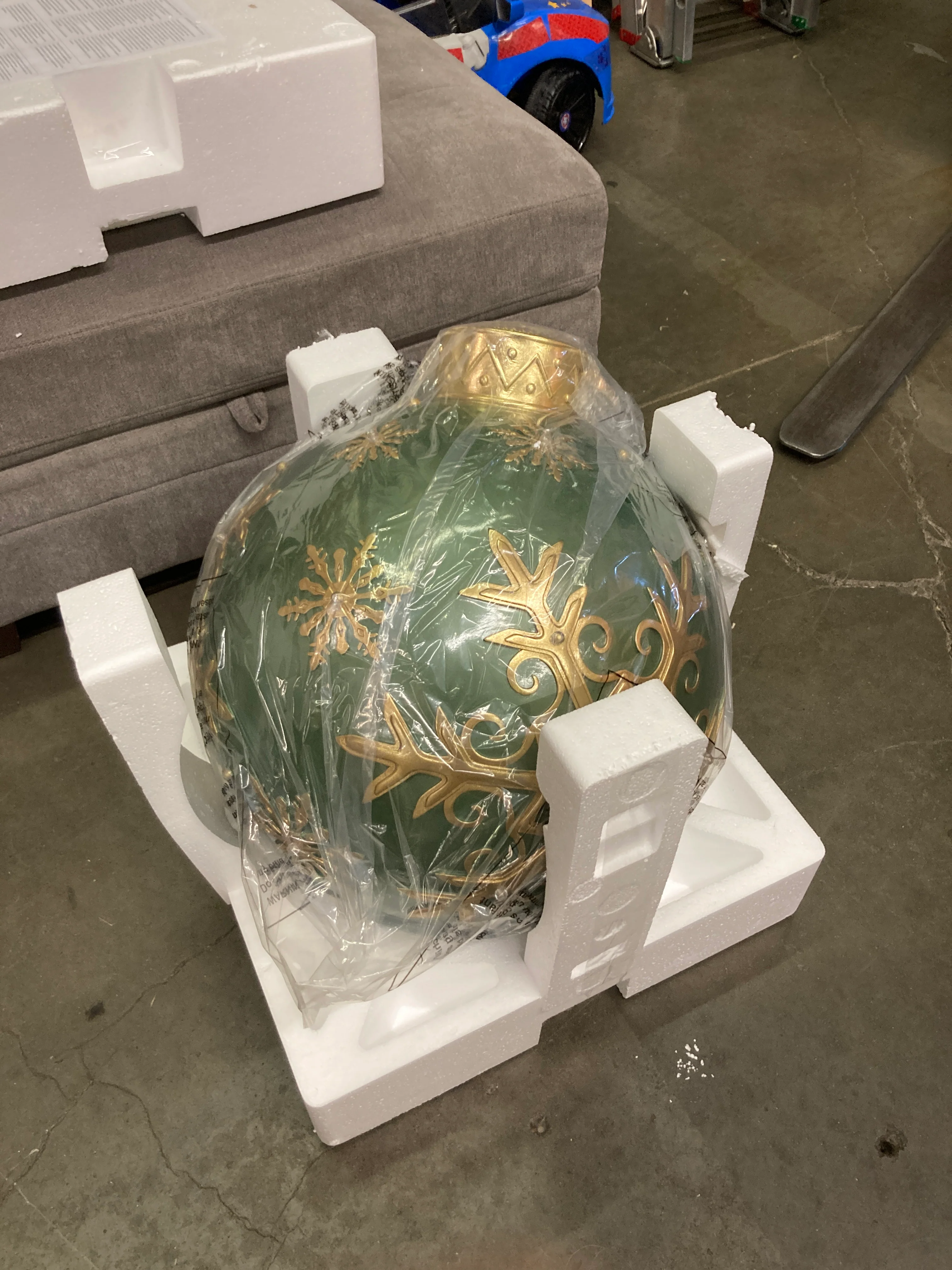 NEW - Costco - Oversized Christmas Ornament with LED lights - Retail $109 - Image 4