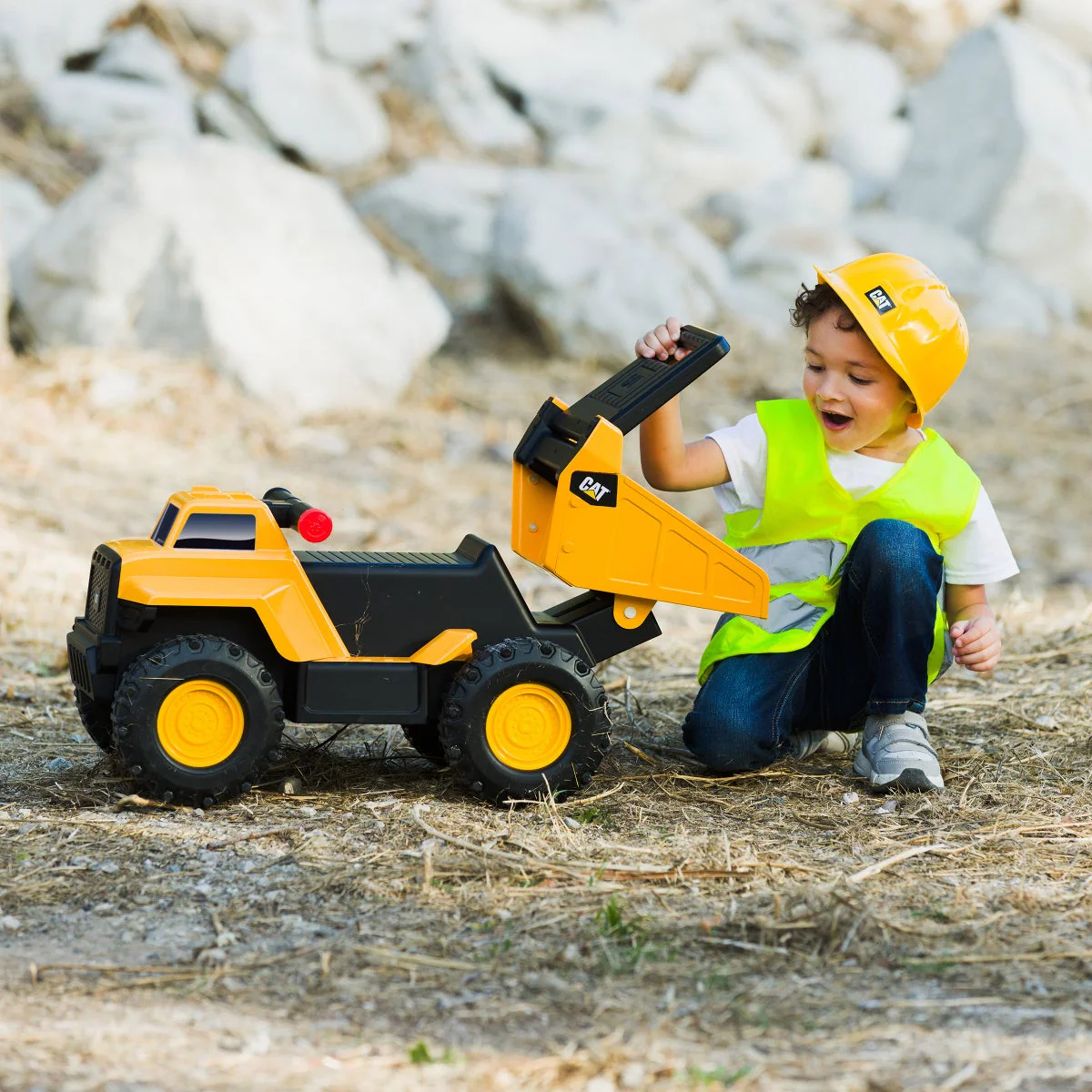 CAT Play and Ride Dump Truck - Retail $46 - Image 5