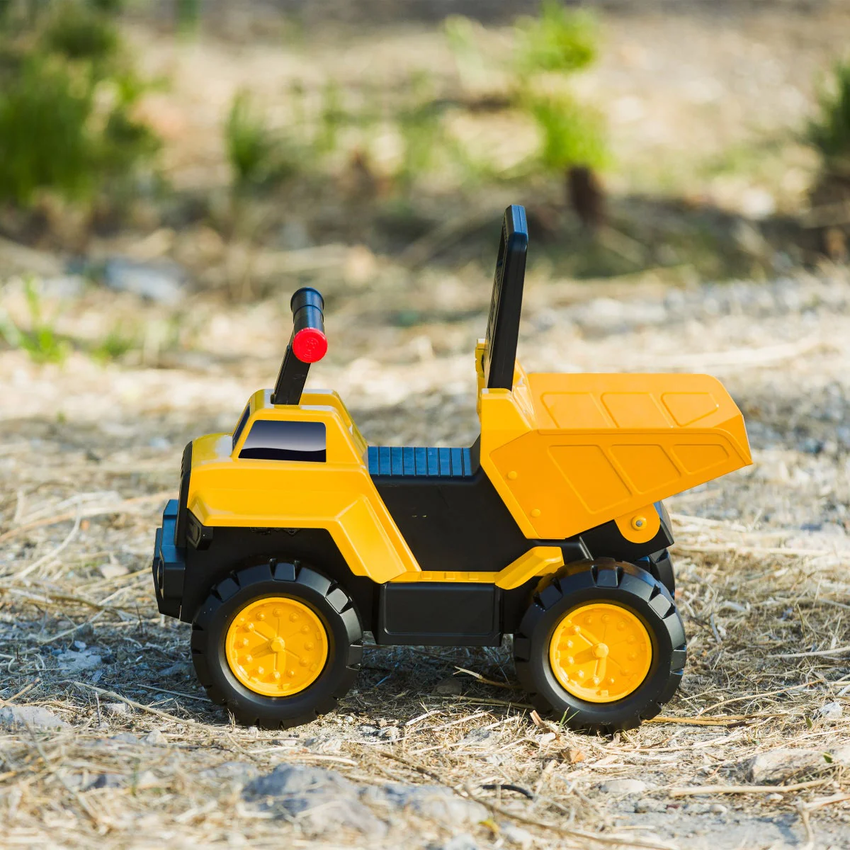 CAT Play and Ride Dump Truck - Retail $46 - Image 6