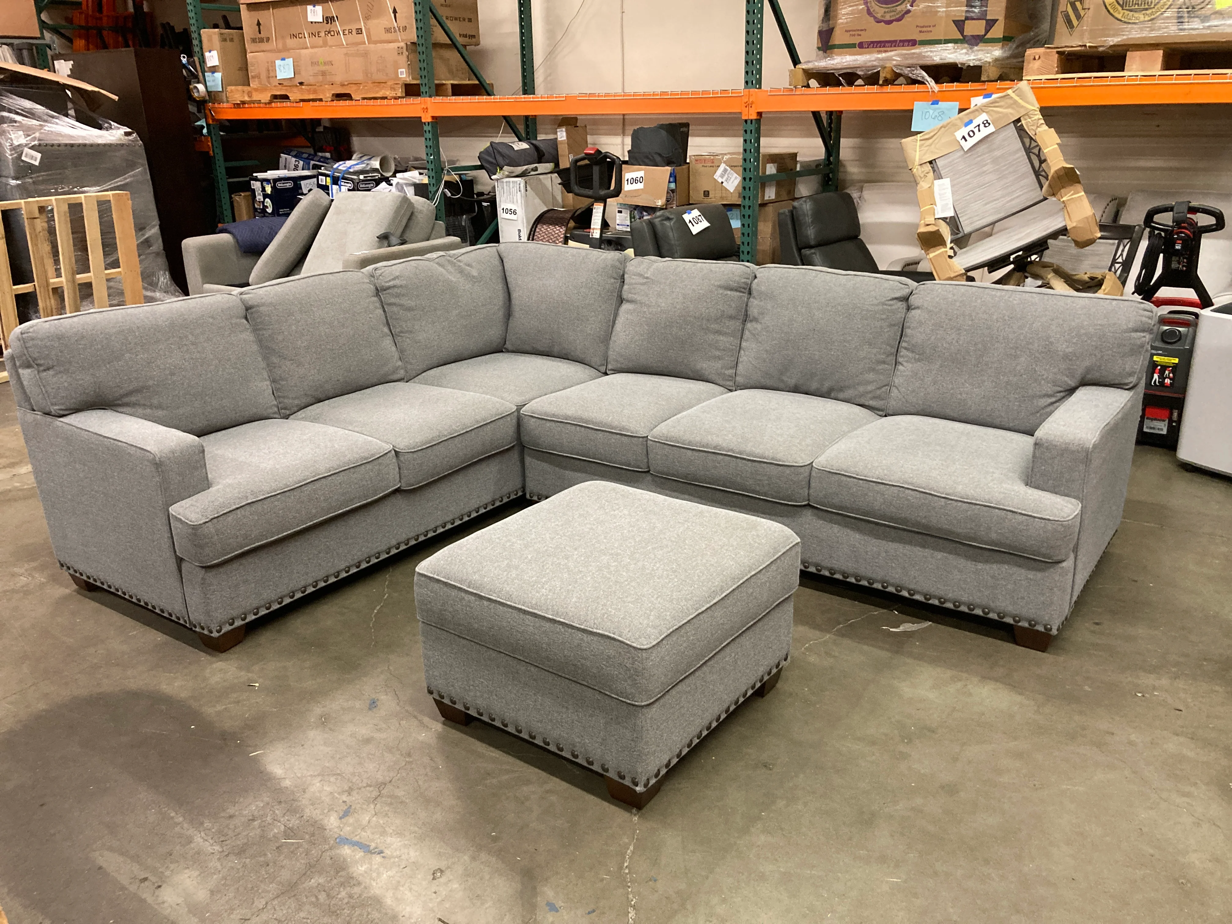 Like NEW - Costco - Thomasville Emilee Fabric Sectional with Storage Ottoman - Retail $1999