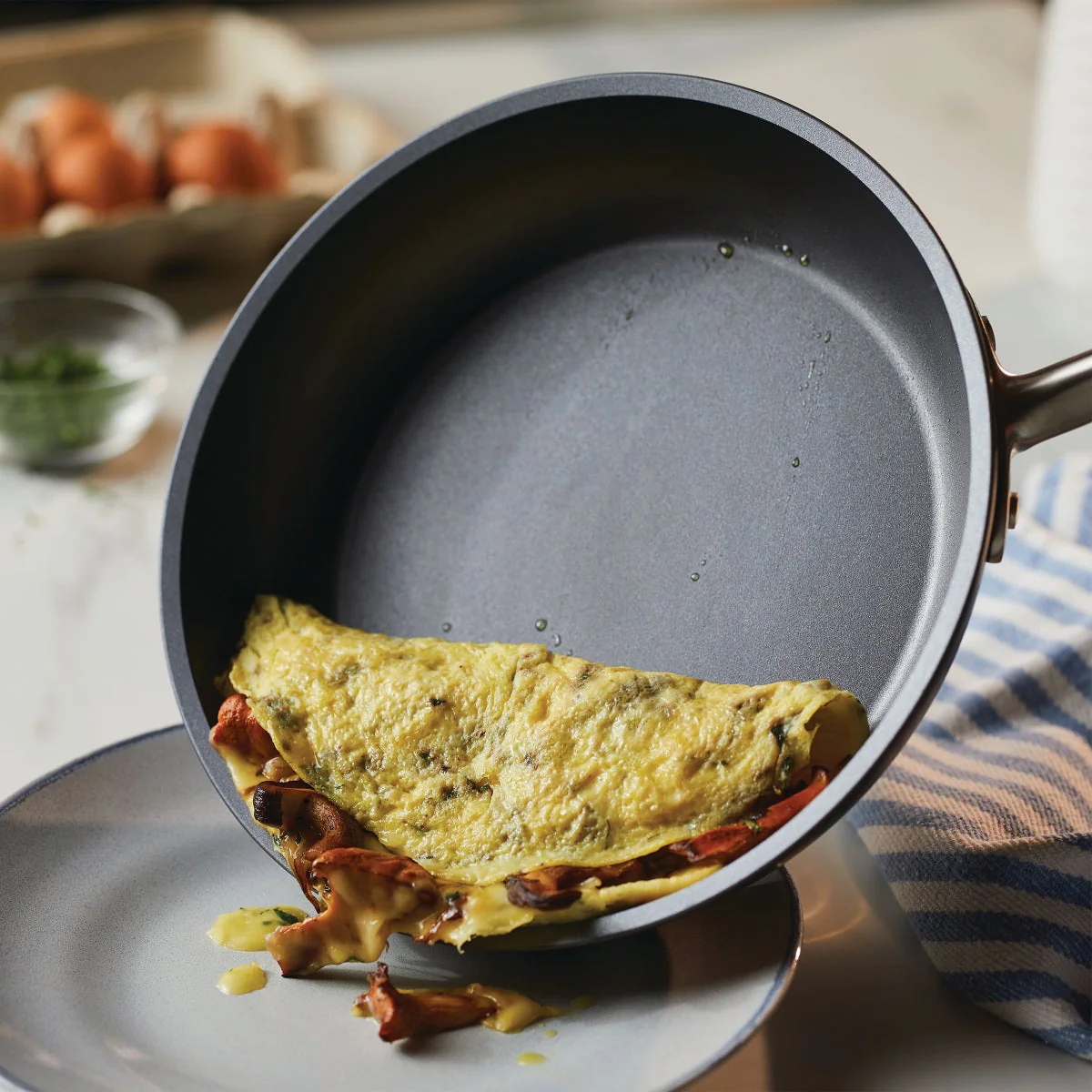 Anolon Accolade 10-piece Non-Stick Cookware Set - Retail $250 - Image 3