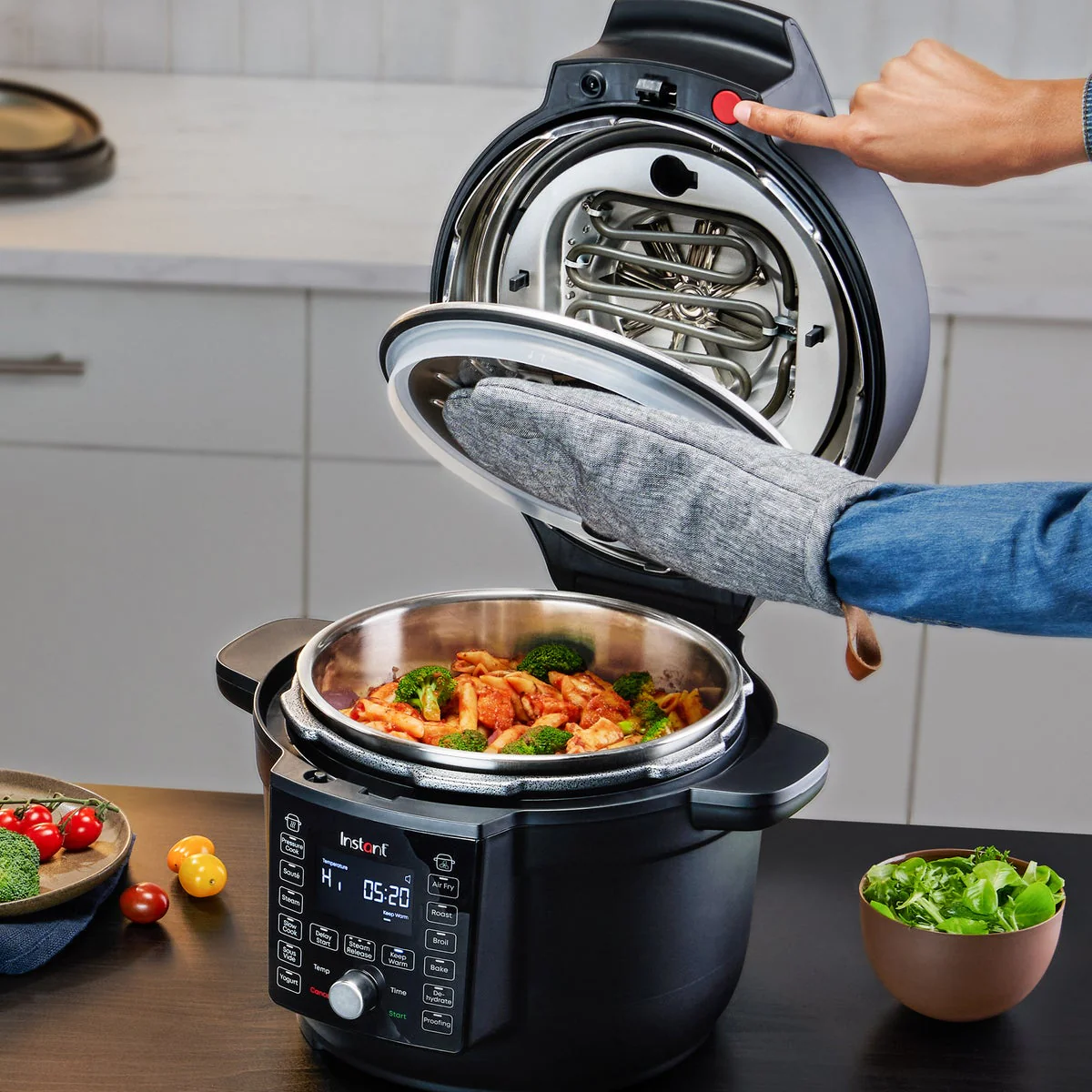 NEW - Instant Pot Duo Crisp 6.5QT Ultimate Lid WiFi Multi-Cooker and Air Fryer - Image 5