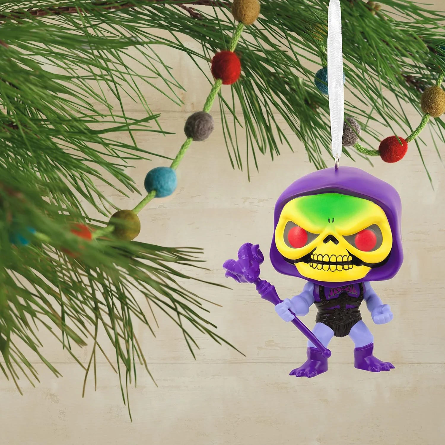 Hallmark Masters of The Universe Skeletor in Battle Armor Funko POP! Christmas Ornament (0003HCM1109) - Image 2