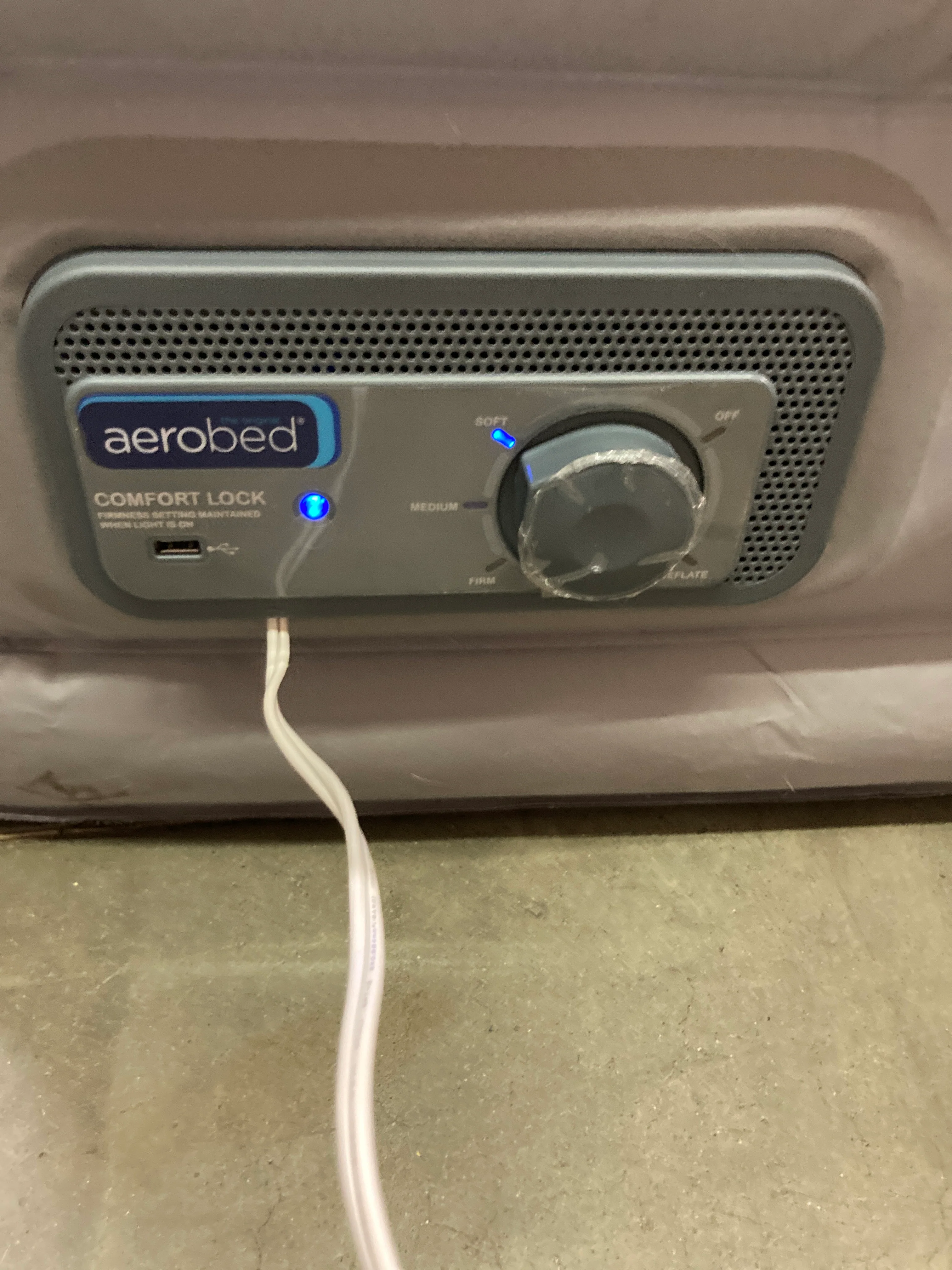 AeroBed Comfort Lock Queen Air Mattress - Retail $169 - Image 3