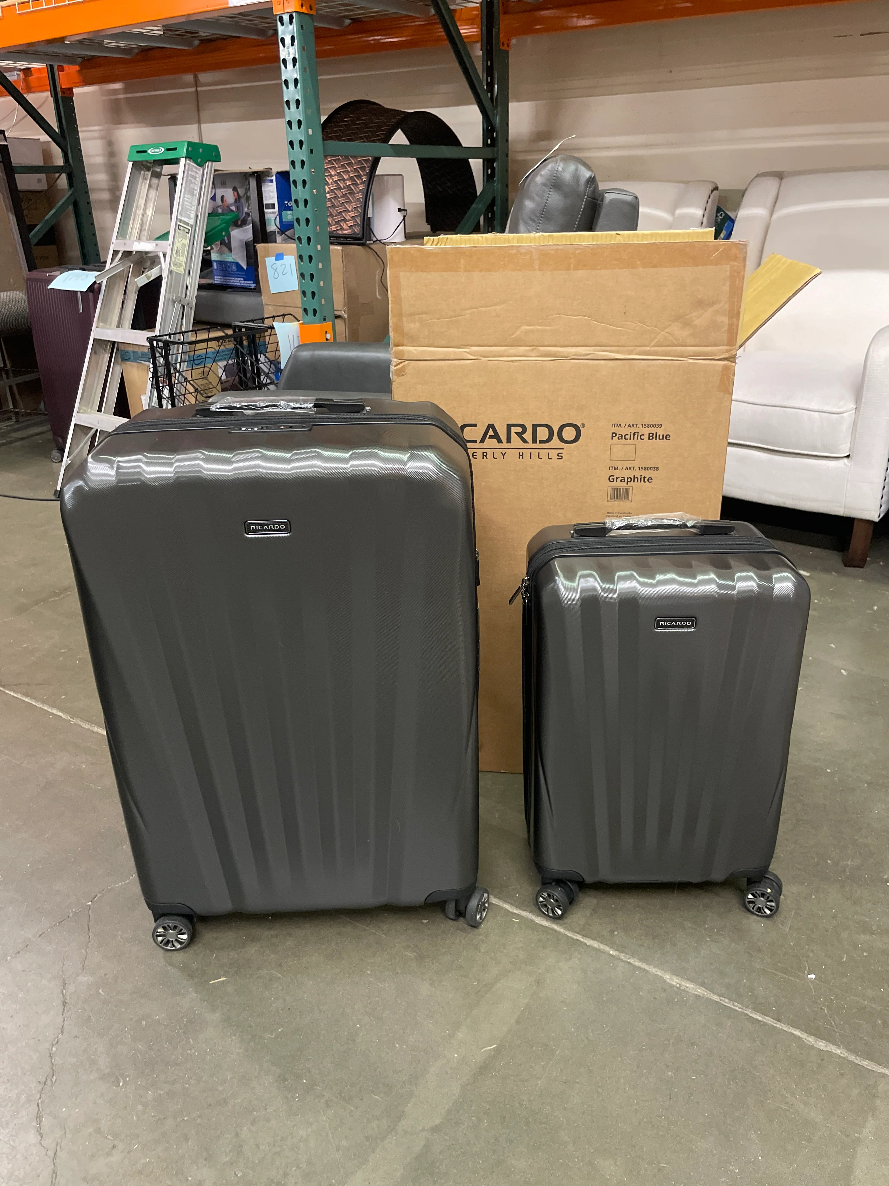Costco - Ricardo 2-piece Hardside Luggage Set - Retail $164 - Image 2