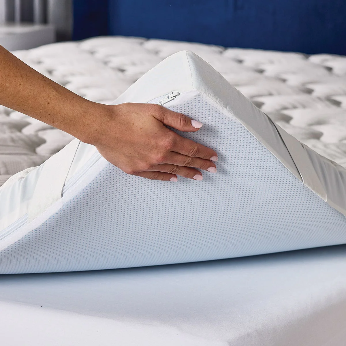 Twin - Novaform ComfortGrande Plus Advanced Gel Memory Foam Mattress Topper - Retail $135 - Image 2