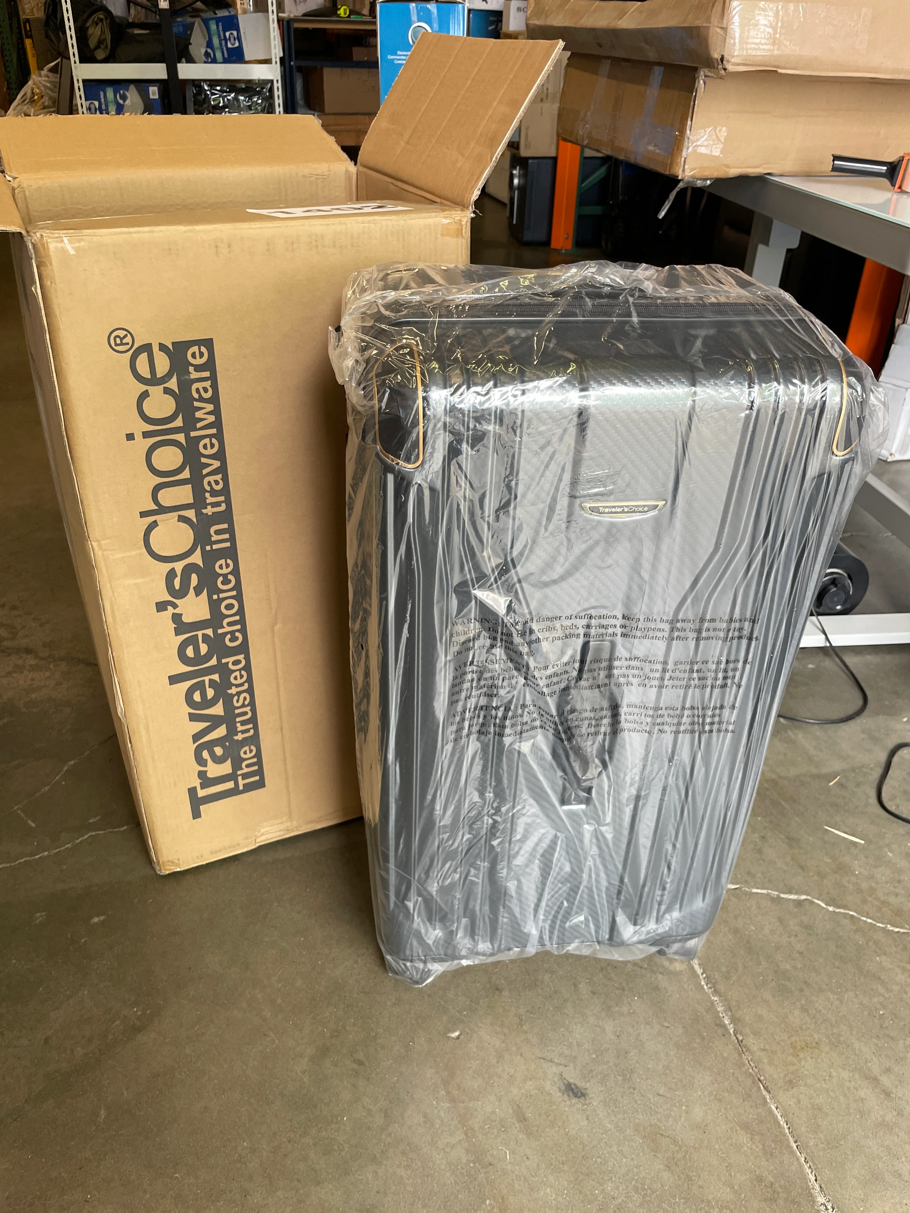 Costco - Traveler's Choice 30" Creekside Hardside Check-In Luggage Spinner - Retail $139 - Image 2