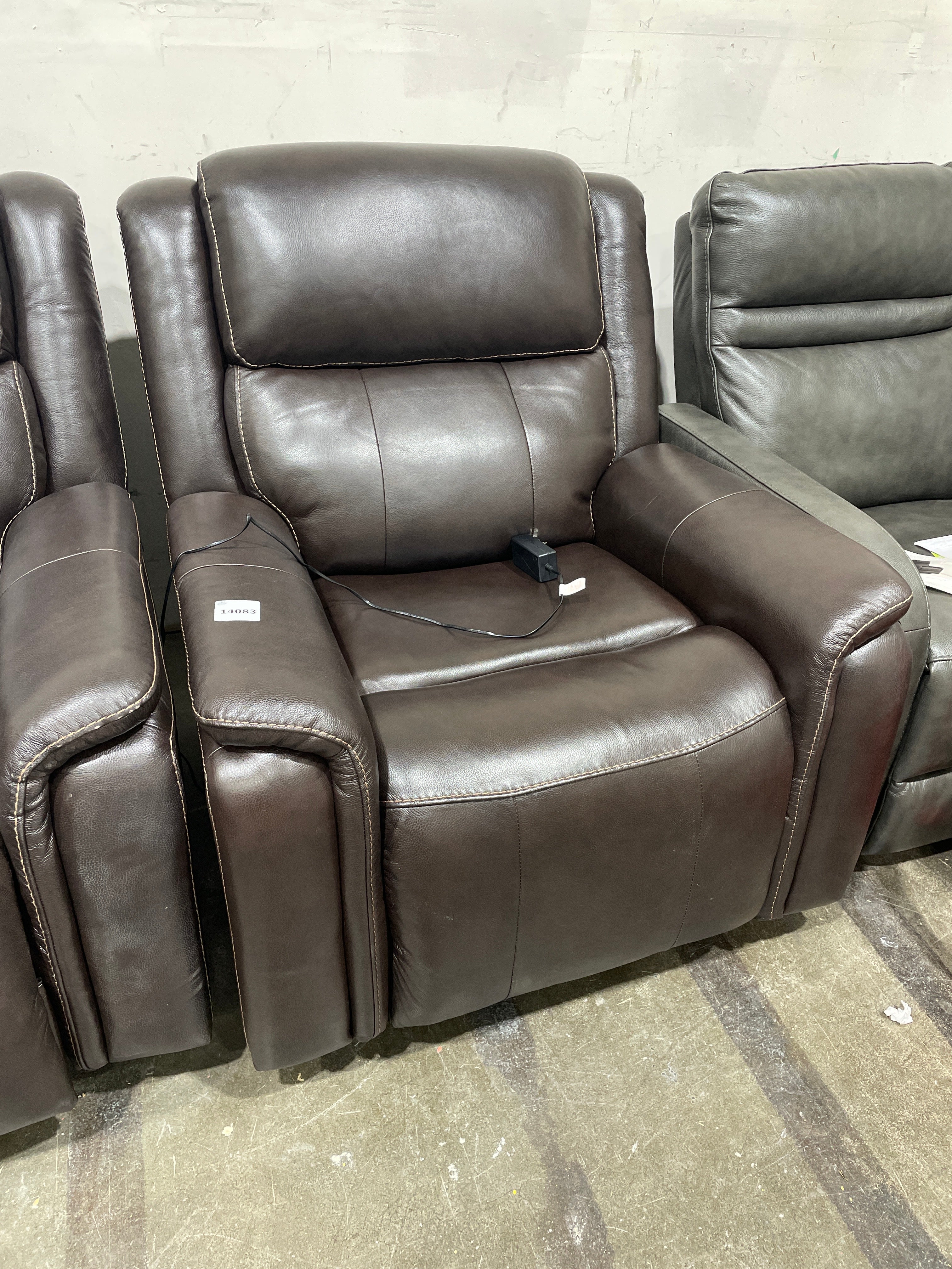 Barcalounger Bryson Leather Power Rocker Recliner with Power Adjustable Headrest - Image 4