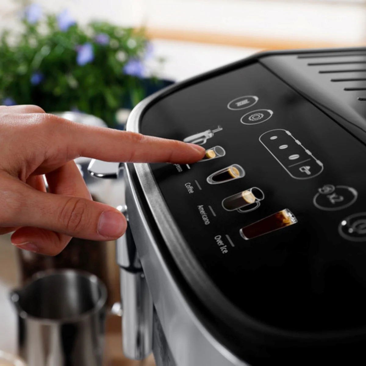 NEW - De'Longhi Magnifica Evo Automatic Espresso Machine with Frother and Preset Recipes - Image 3