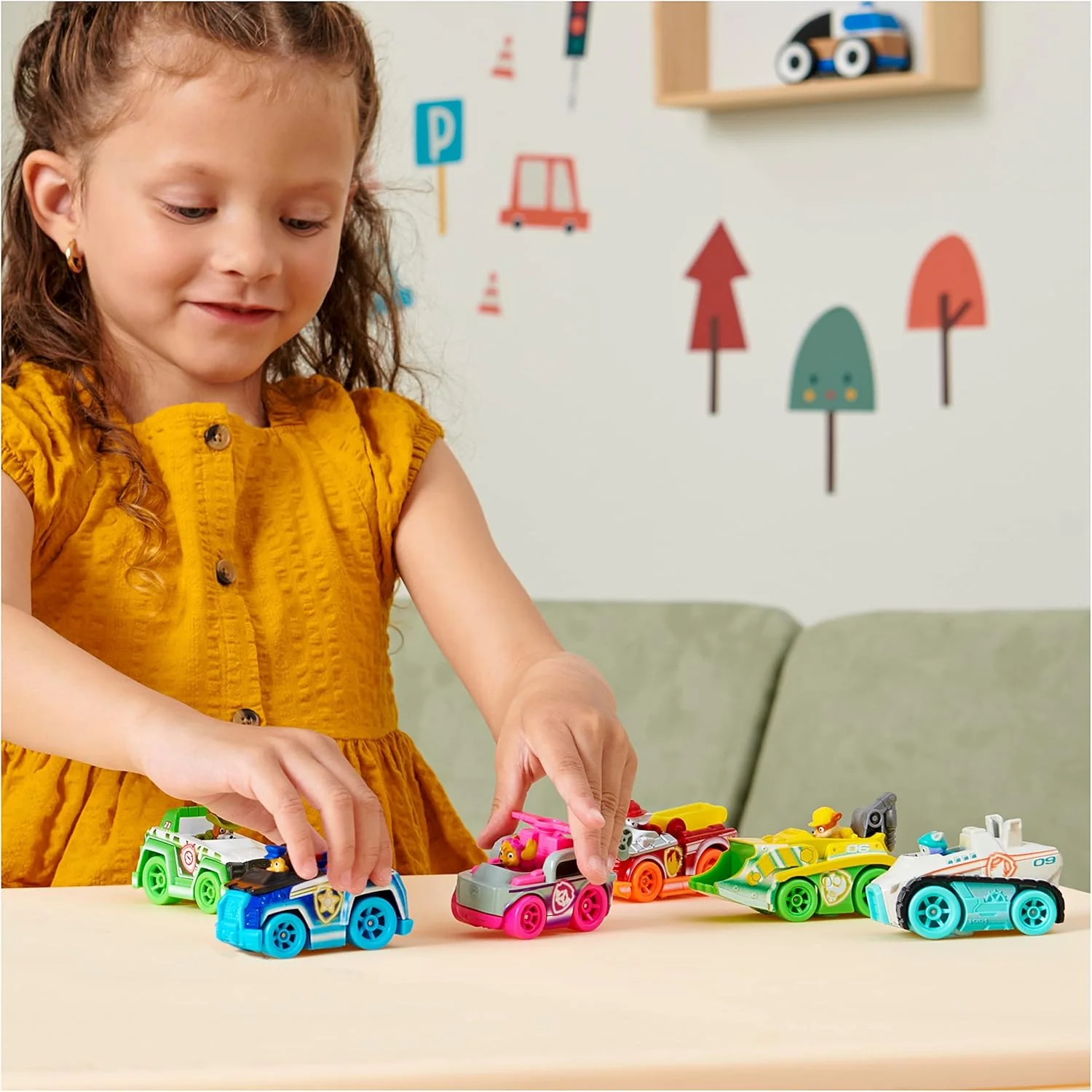 Paw Patrol, True Metal Neon Rescue Vehicle Gift Pack of 6 Collectible Die-Cast Toy Cars, 1:55 Scale, Kids Toys for Boys and Girls Ages 3 and up - Image 2