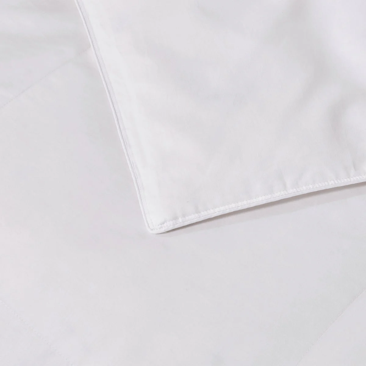 Royal Luxe White Down Comforter, King - Image 4