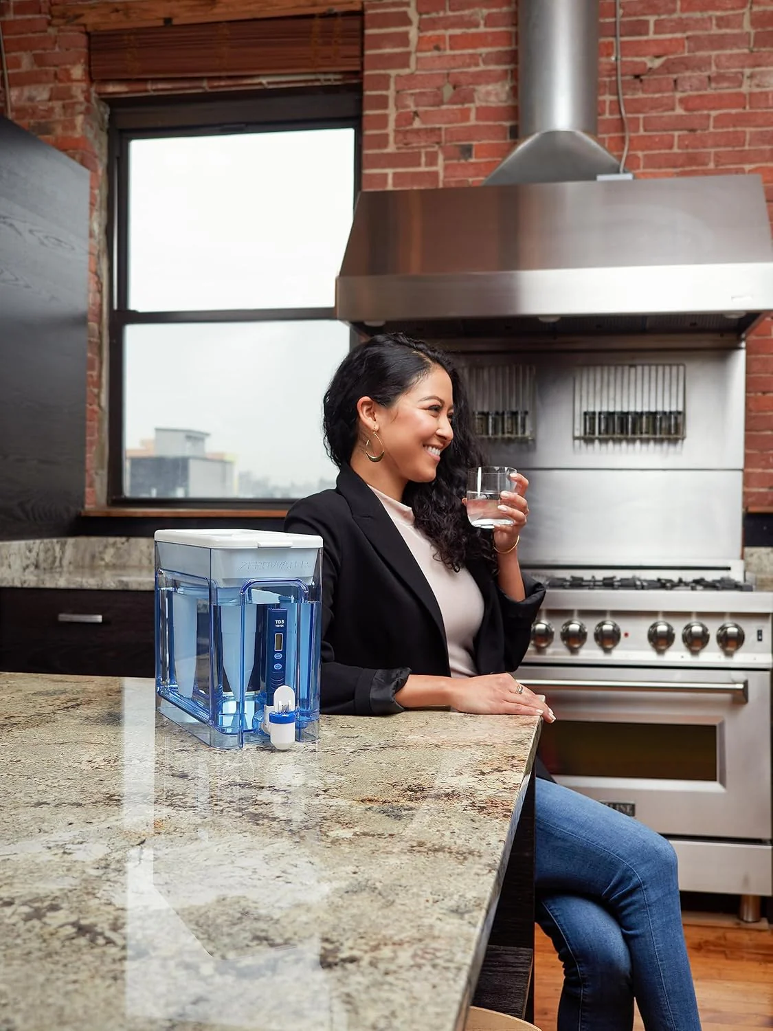NEW - ZeroWater 32-Cup Ready-Read 5-Stage Water Filter Dispenser with Instant Read Out - 0 TDS for Improved Tap Water Taste - IAPMO Certified to Reduce Lead, Chromium, and PFOA/PFOS - Image 9