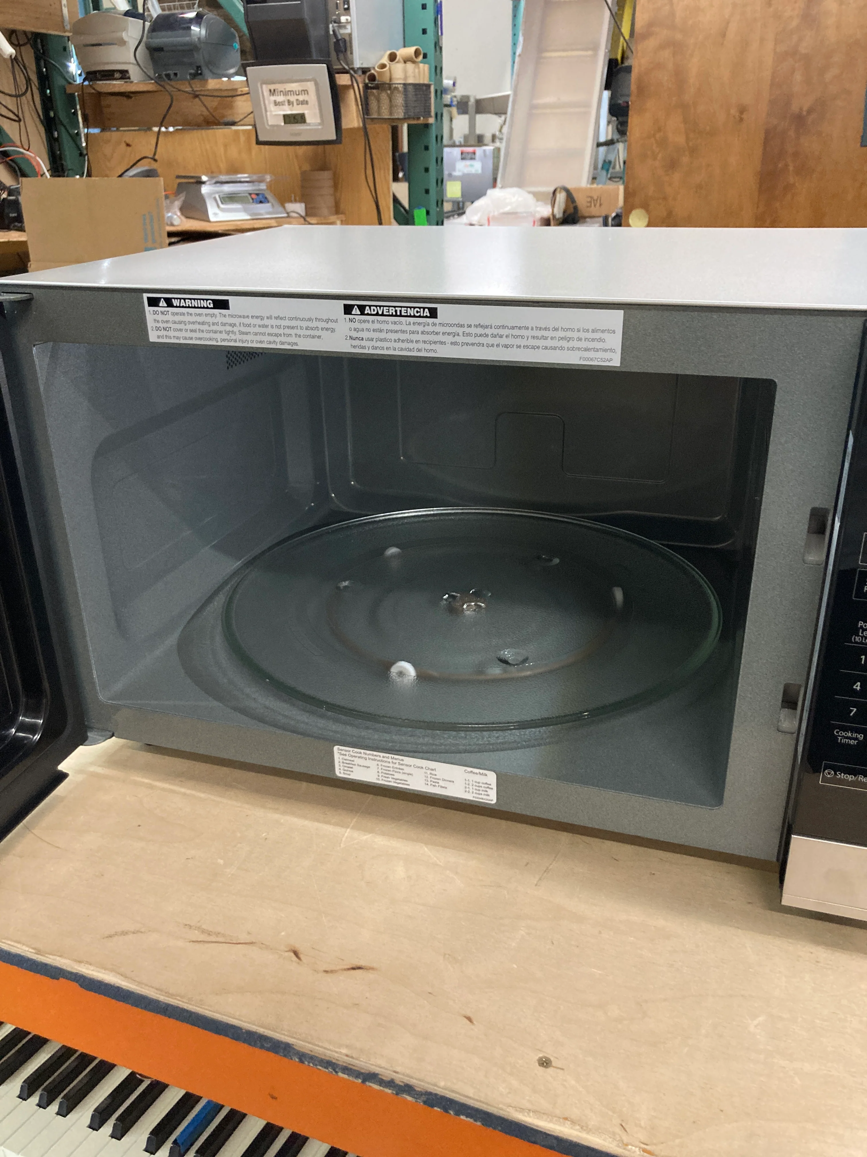 Panasonic Family Size 2.2CuFt Countertop Microwave Oven with Cyclonic Inverter Technology NN-SN97HS