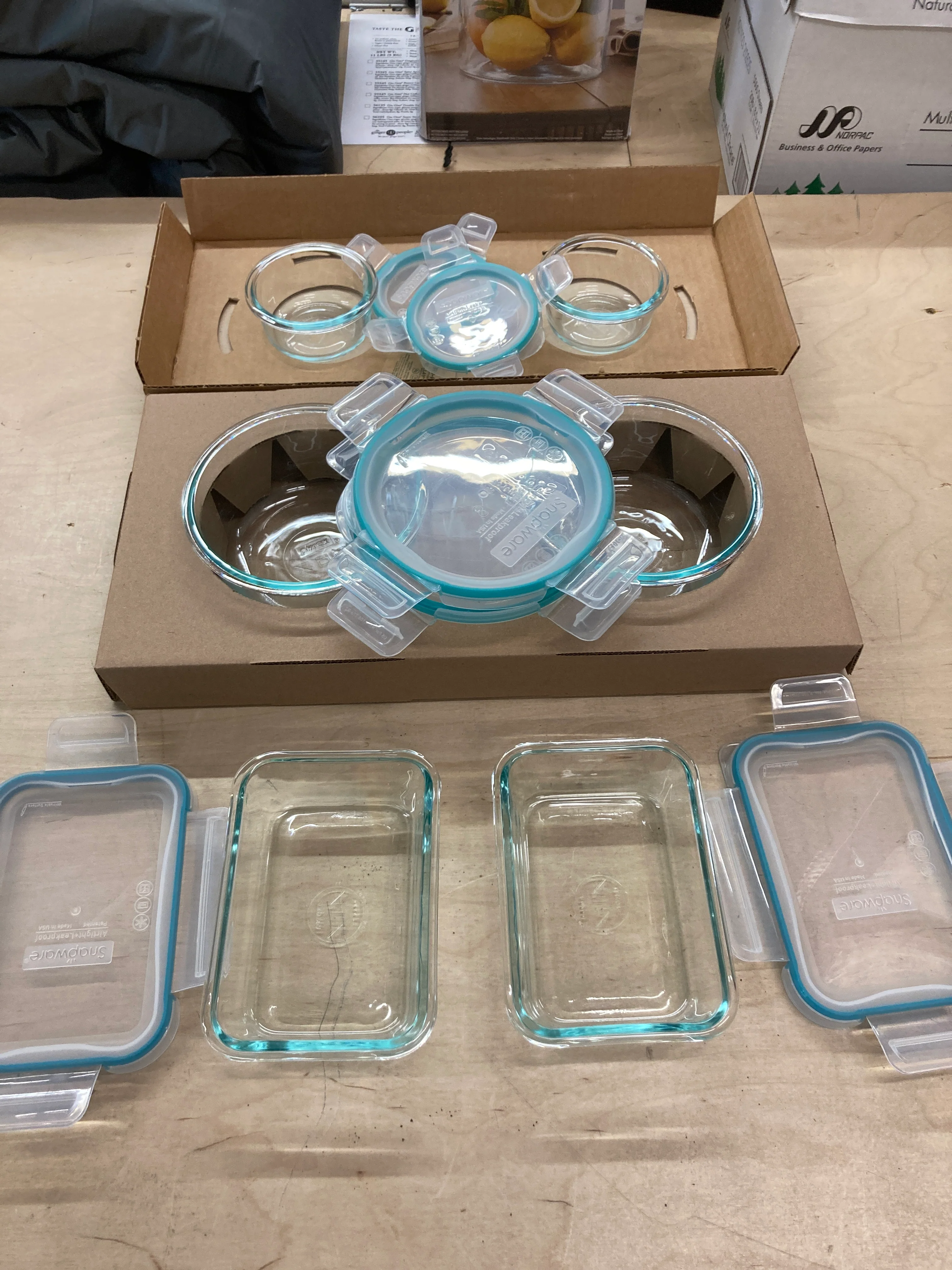Snapware Pyrex 18-piece Glass Food Storage Set - Image 3