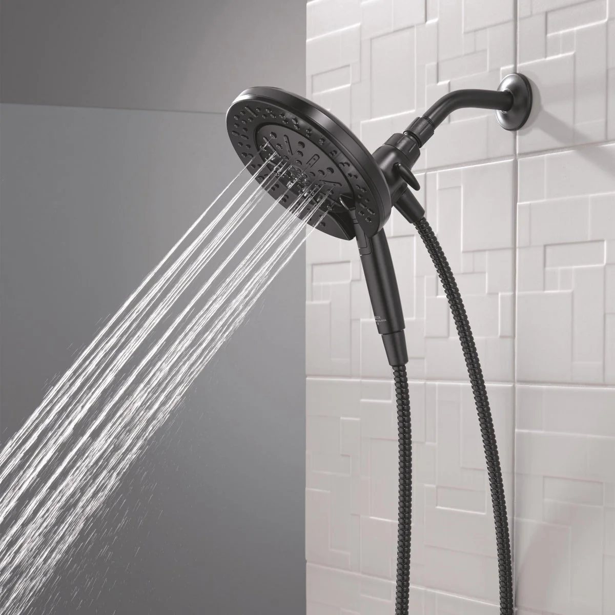 NEW - Delta 6-setting In2ition Hand Shower With ProClean In Matte Black - Image 3