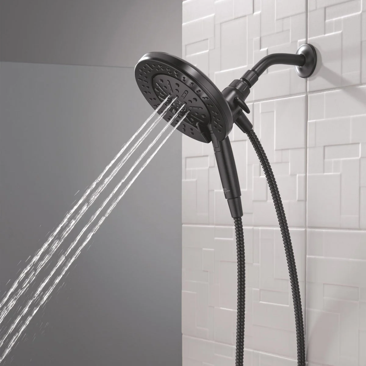 NEW - Delta 6-setting In2ition Hand Shower With ProClean In Matte Black - Image 6