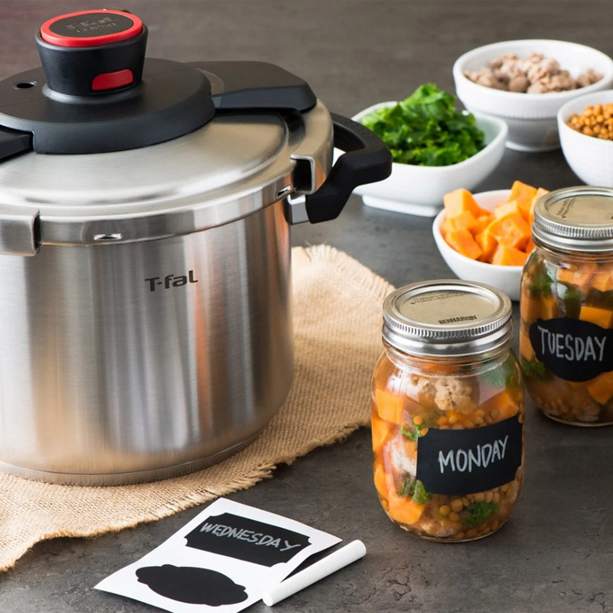 T-fal Clipso 8-quart Stainless Steel Stovetop Pressure Cooker - Image 4