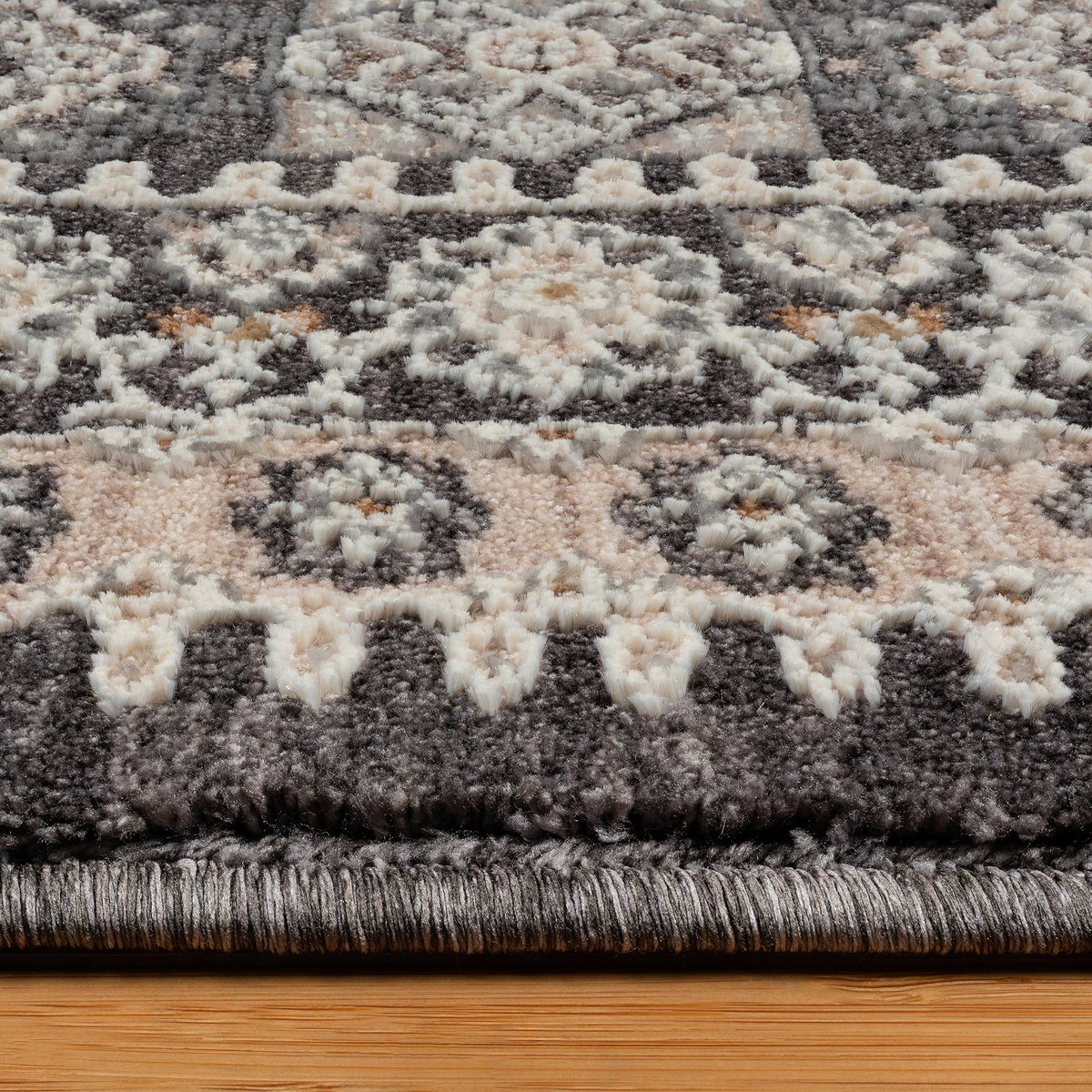 Thomasville Finlay Area Rug Collection, Doria, Rug Size: 6 ft. 6 in. x 9 ft. - Image 3