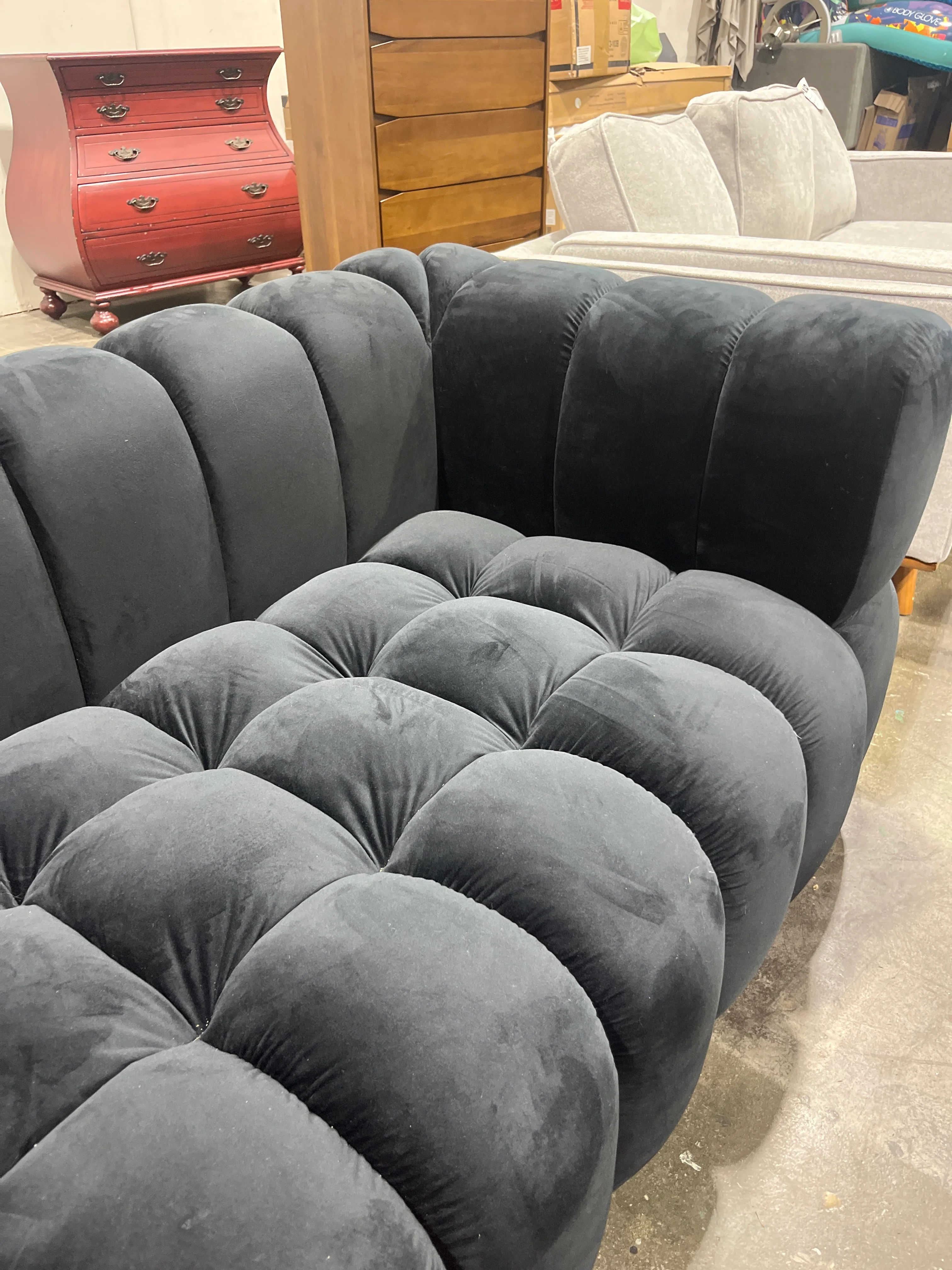 Carlan 91" Velvet Tuxedo Arm Sofa - Image 11