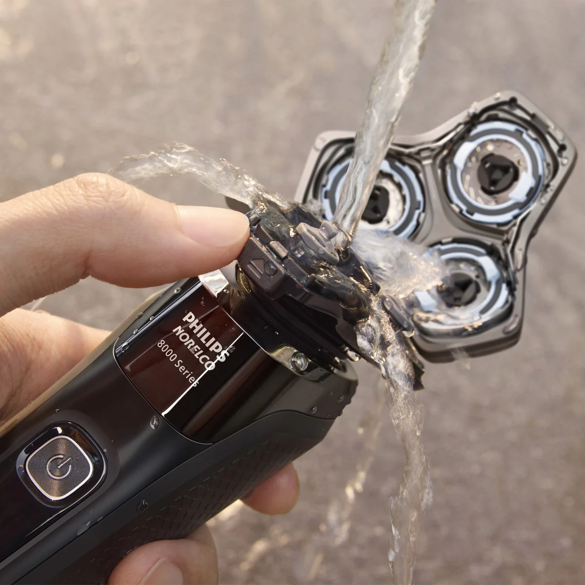 Philips Norelco Shaver 8000, Electric Shaver, Wet & Dry, with SenseIQ - Image 5