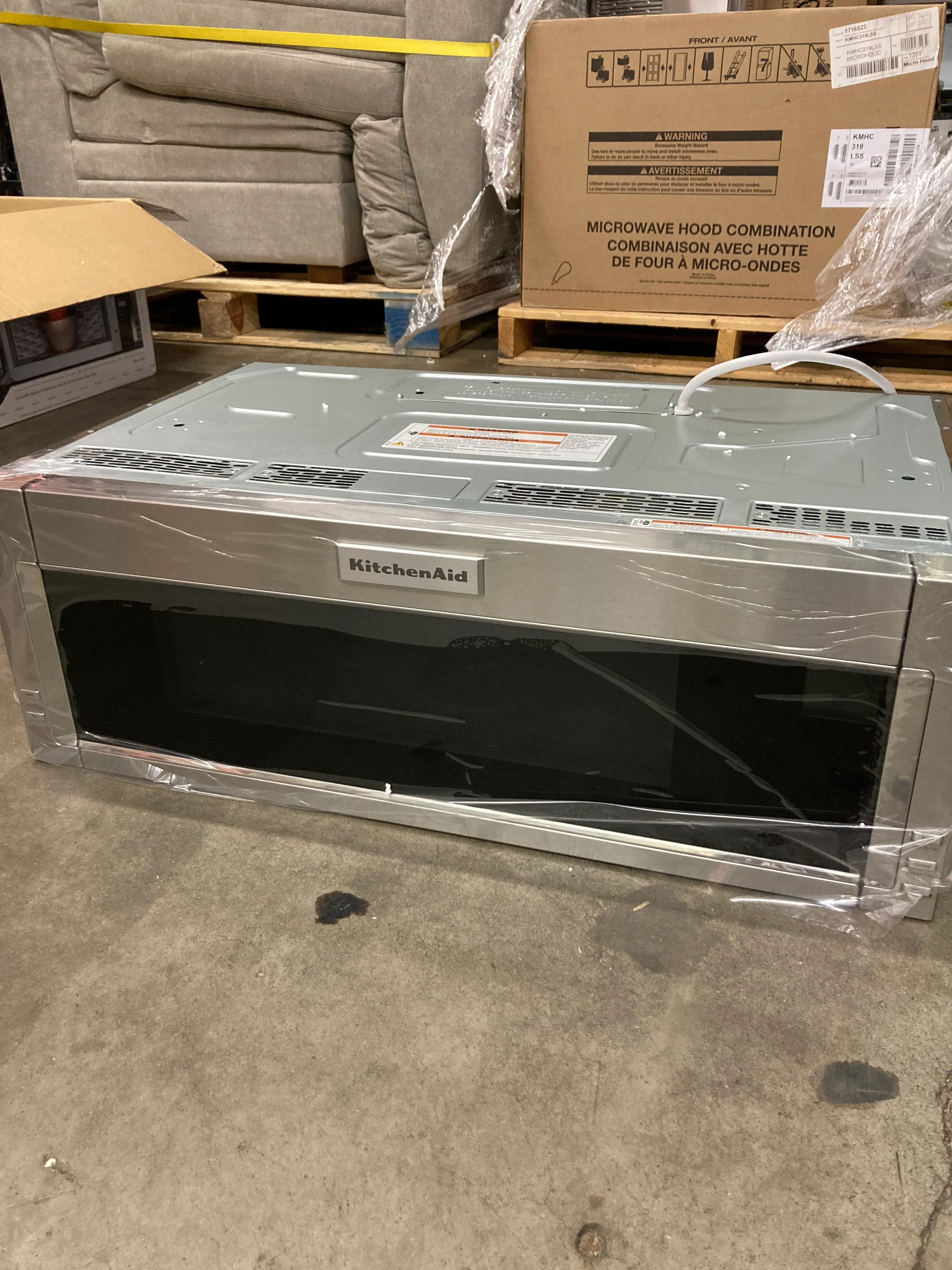 NEW - KitchenAid 1.1 cu. ft. Low Profile Over-The-Range Microwave Hood Combination with Whisper Quiet Ventilation System - Retail $699