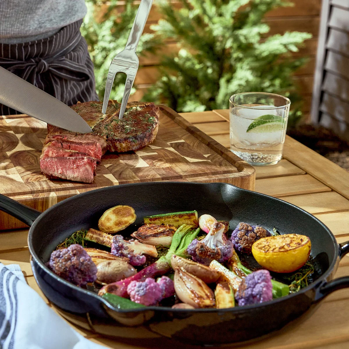 All-Clad Enameled Cast Iron 12 Inch Skillet - Image 4