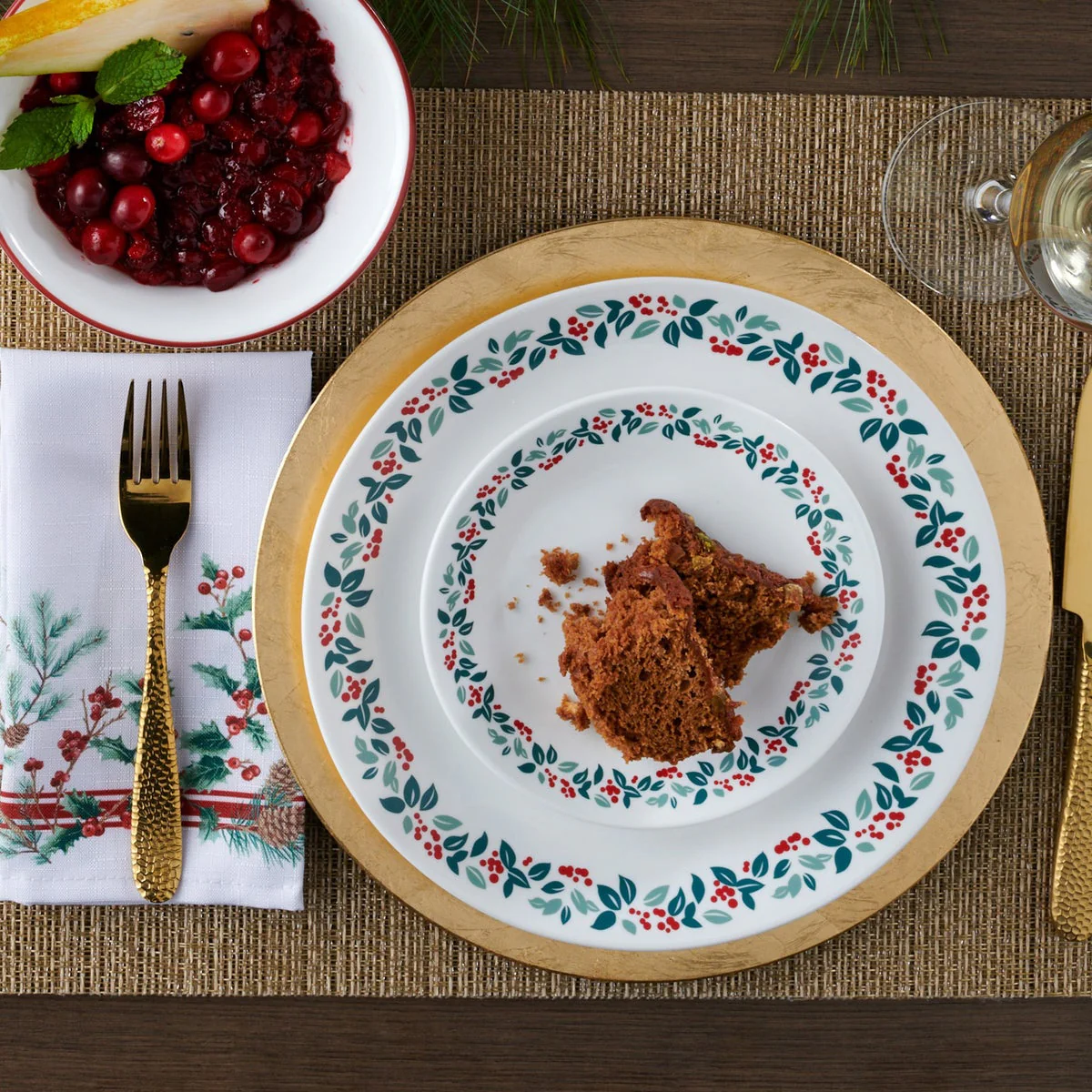 Corelle Winter Berries 20-piece Dinnerware Set - Image 4