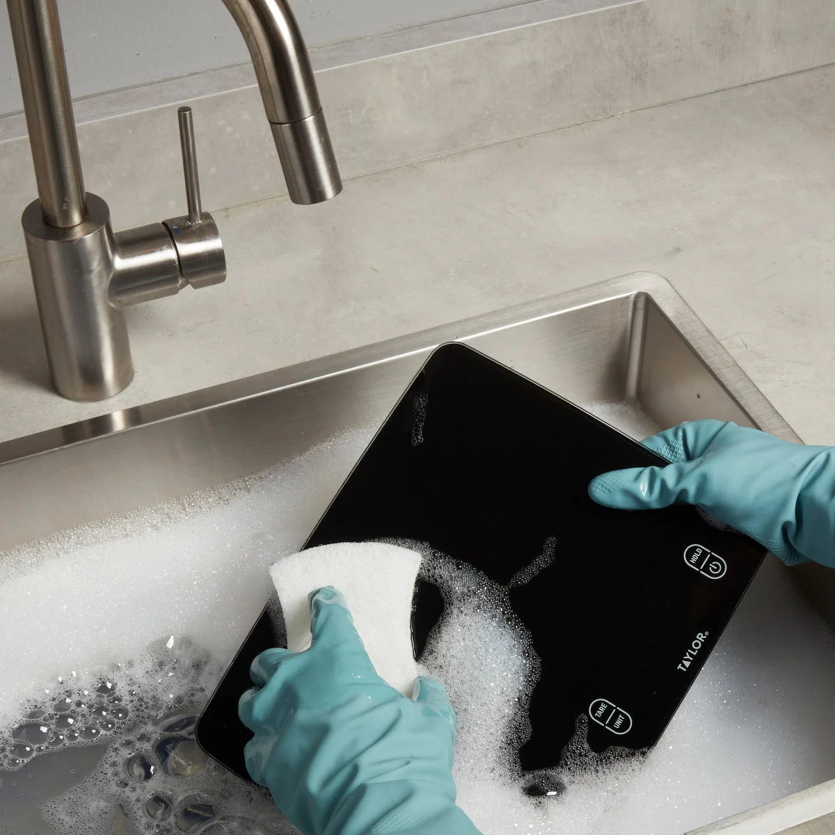Taylor Waterproof Digital Kitchen Scale - Image 4