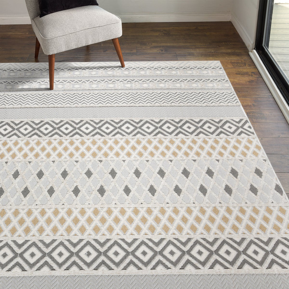 Milan Rug Collection, Benicia, Rug Size: 5 ft. 3 in. by 7 ft. - Image 4
