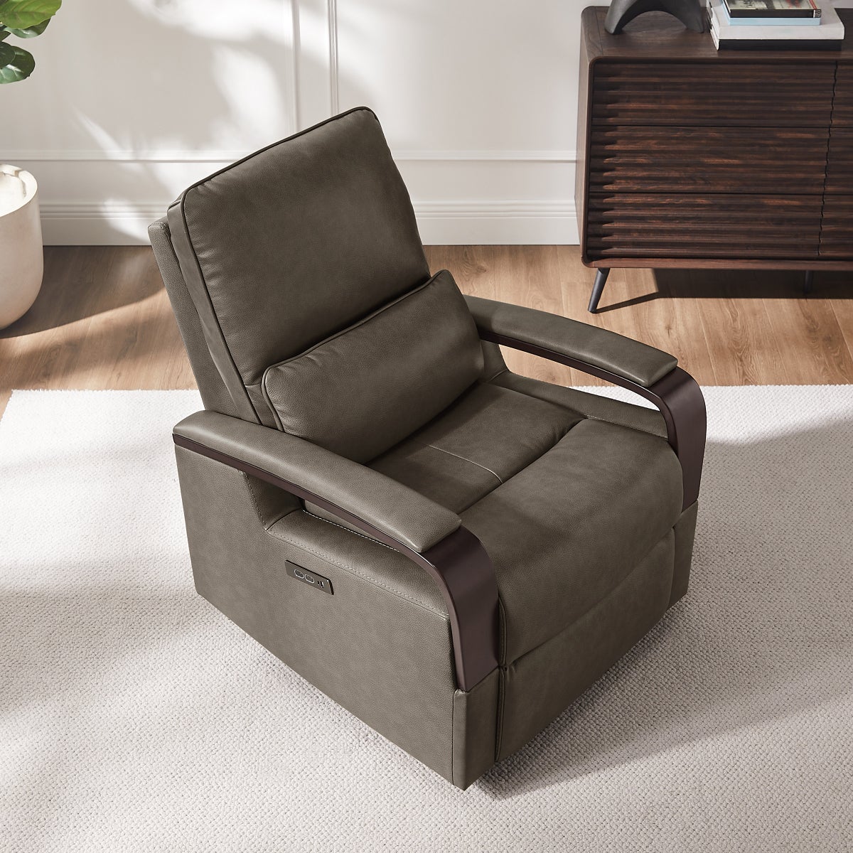 Shayne Leather Power Recliner with Power Headrest - Image 4