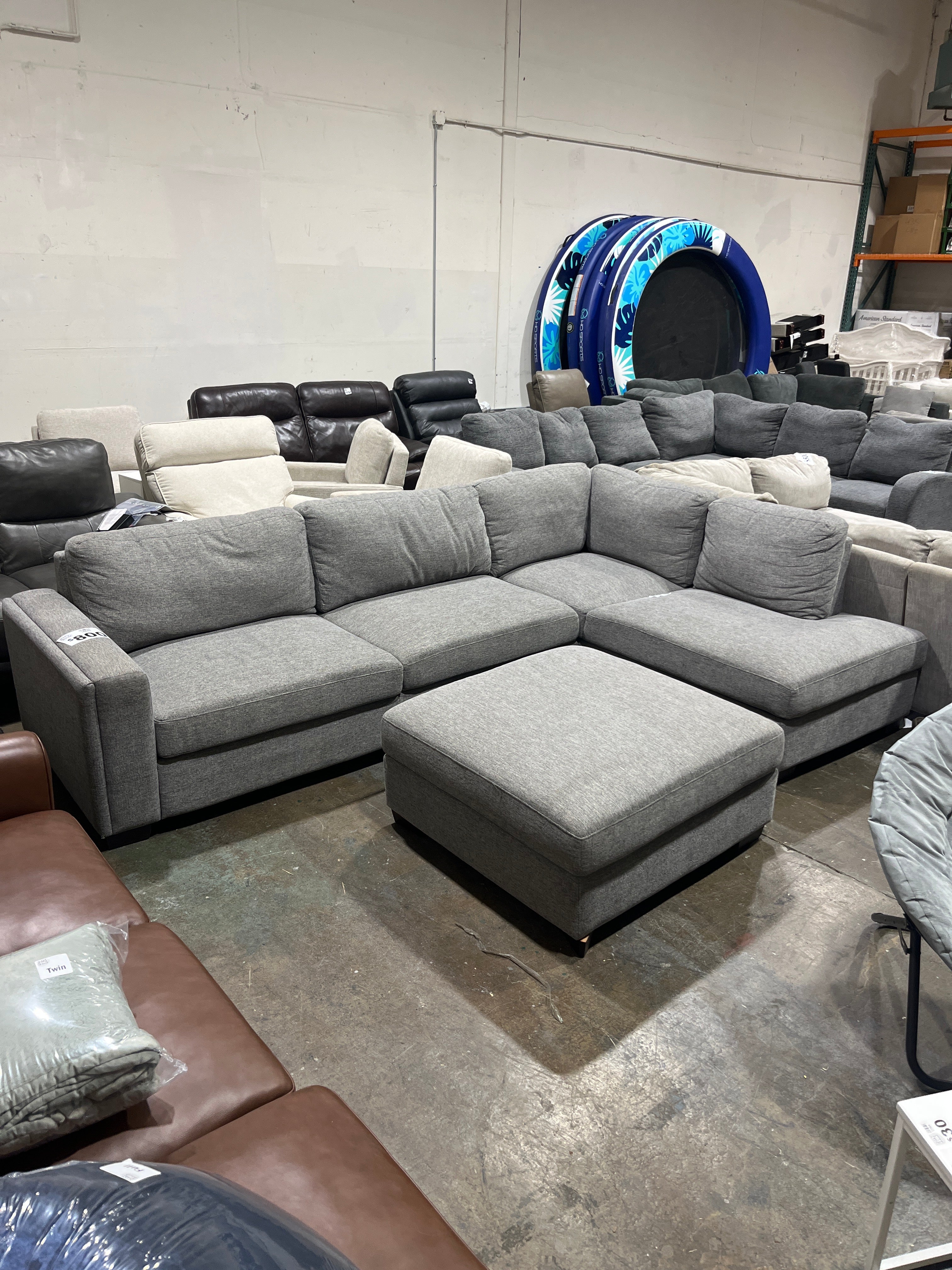 Maycen Fabric Sectional - Image 5