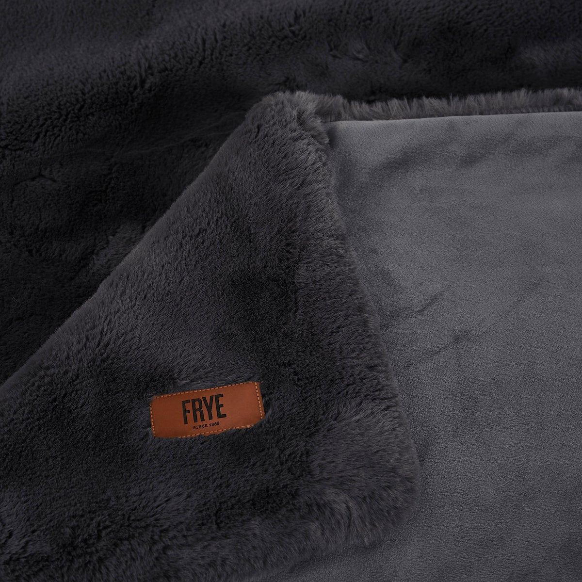NEW - FRYE Luxe Faux Fur Throw - Image 6