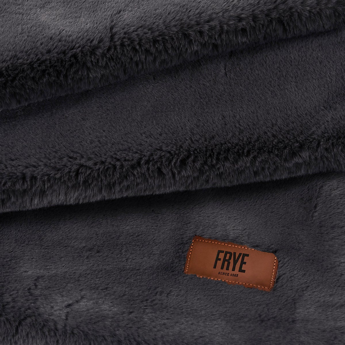 NEW - FRYE Luxe Faux Fur Throw - Image 7