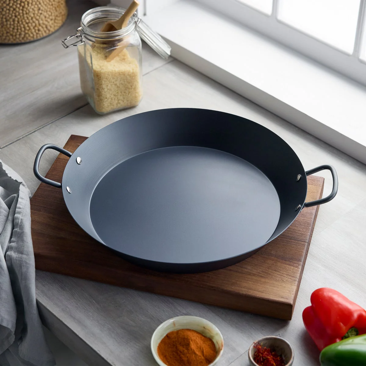NEW - GreenPan 15” Pre-seasoned Carbon Steel Paella Pan