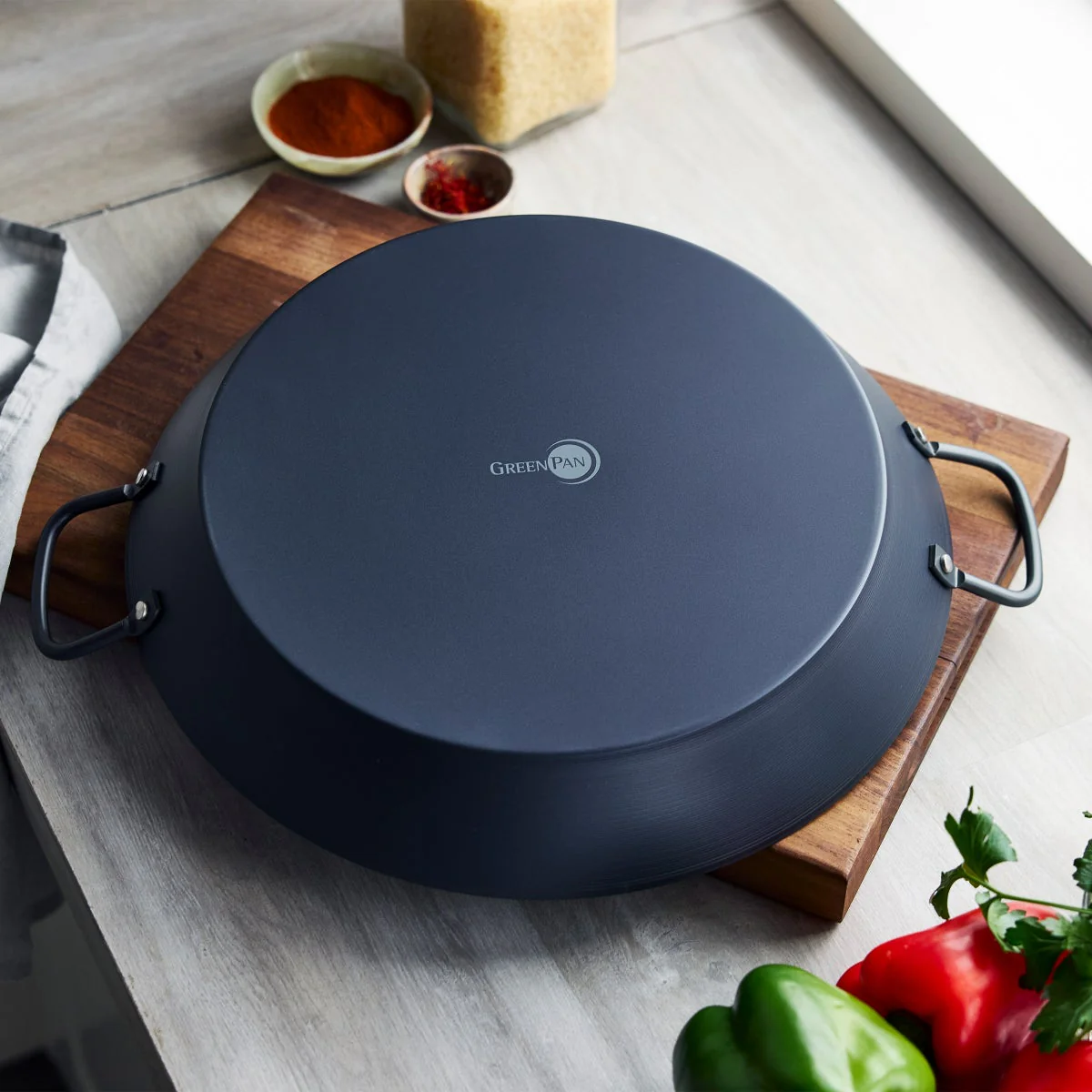 NEW - GreenPan 15” Pre-seasoned Carbon Steel Paella Pan - Image 4
