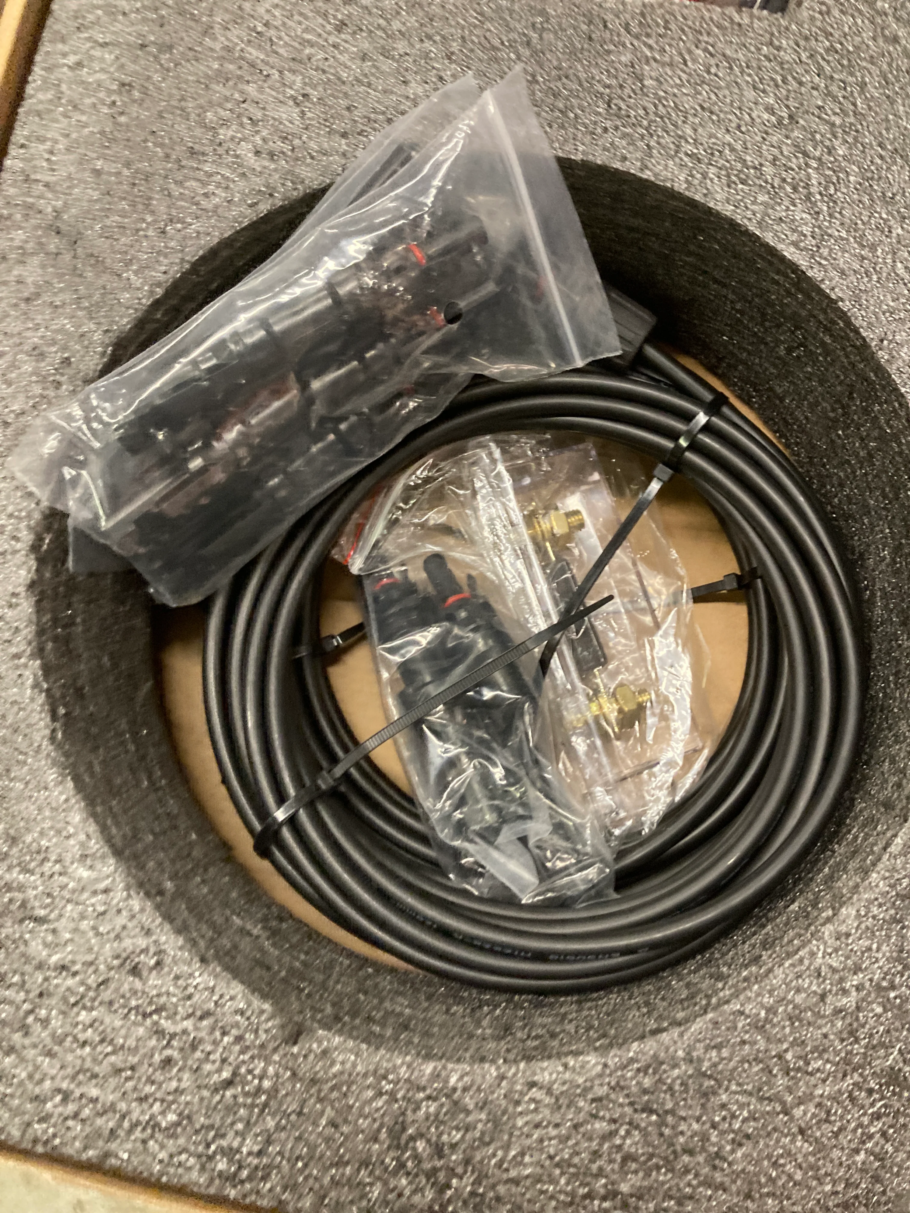 Like NEW - Renogy 400 Watt 12 Volt Premium 4 Pcs 100W Panel+40A MPPT Charge Controller+ Bluetooth Module Fuse+ Mounting Z Brackets+Adaptor Kit +Tray Cables Set, 400W, Grid 12V Solar Power System - Retail $649 - Image 3