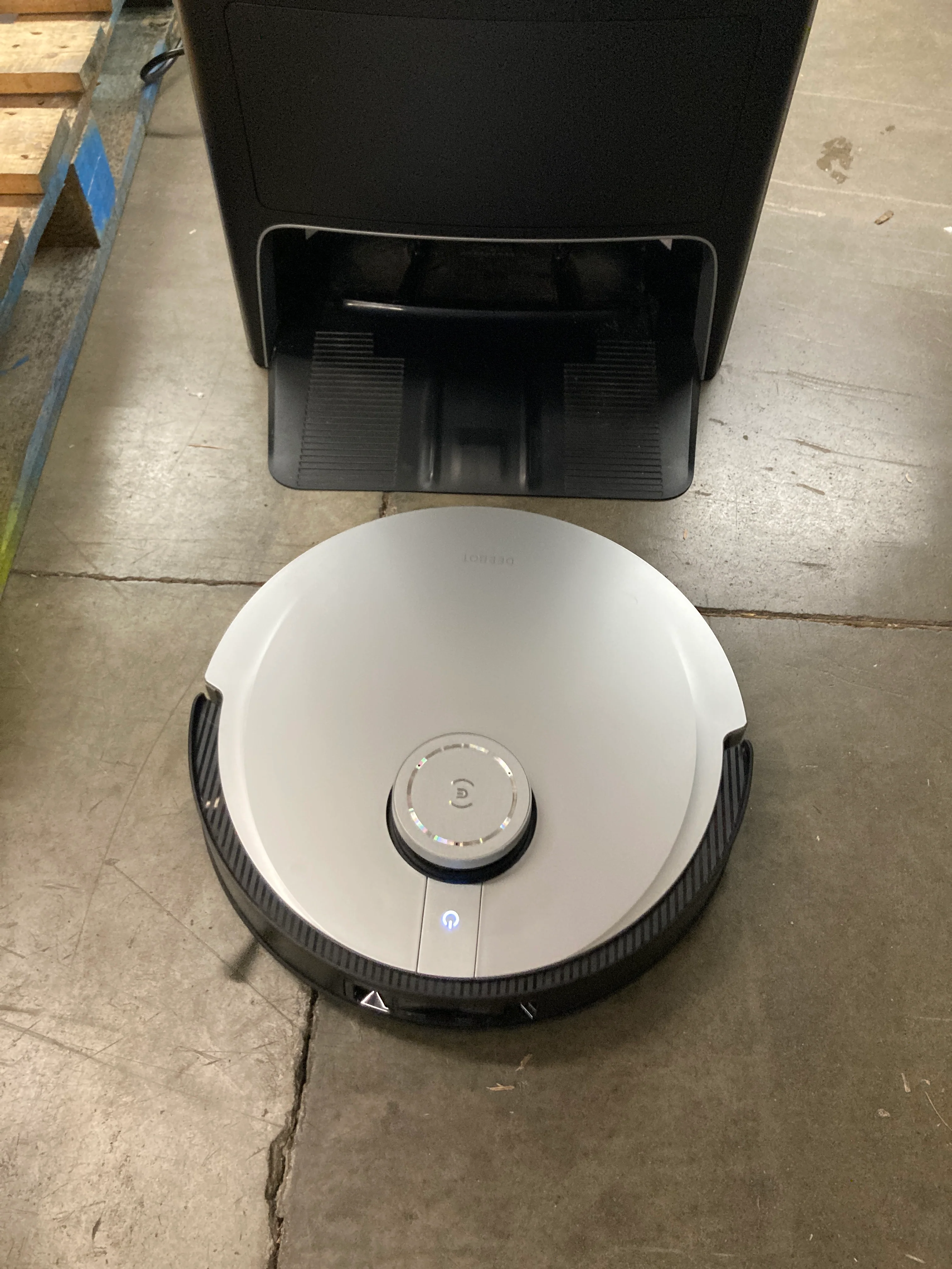 ECOVACS DEEBOT X1 Omni Robot Vacuum and Mop Combo with Self-Emptying, Auto-Wash, Auto-Refill and Auto-Hot Air Drying, 5000Pa Suction, AIVI 3D Obstacle Avoidance, Black - Retail $1039 - Image 8