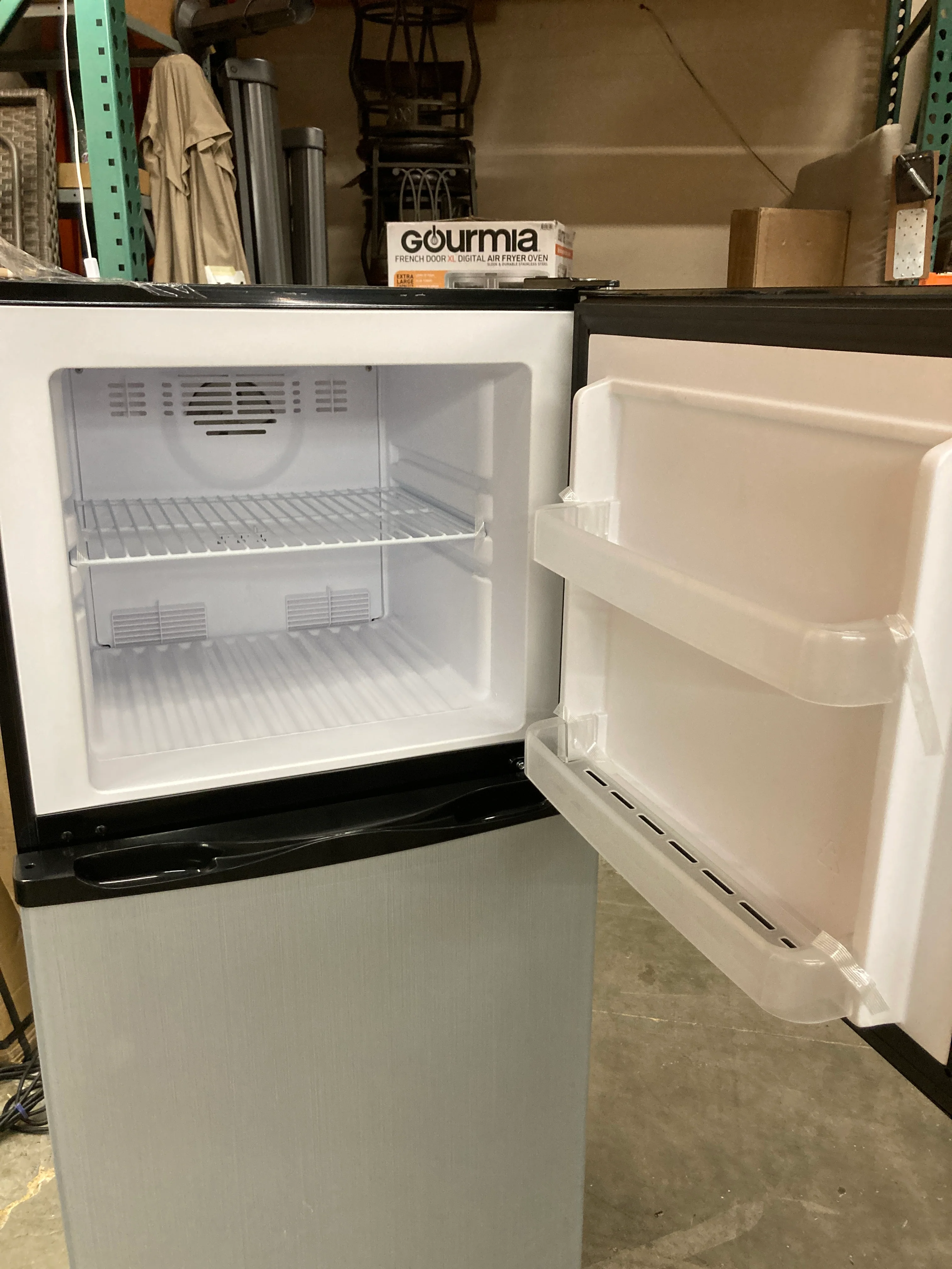 Like NEW - RCA RFR1207 Top Freezer Apartment Size Refrigerator, 12 cu ft, Stainless, Silver - Retail $965 - Image 2