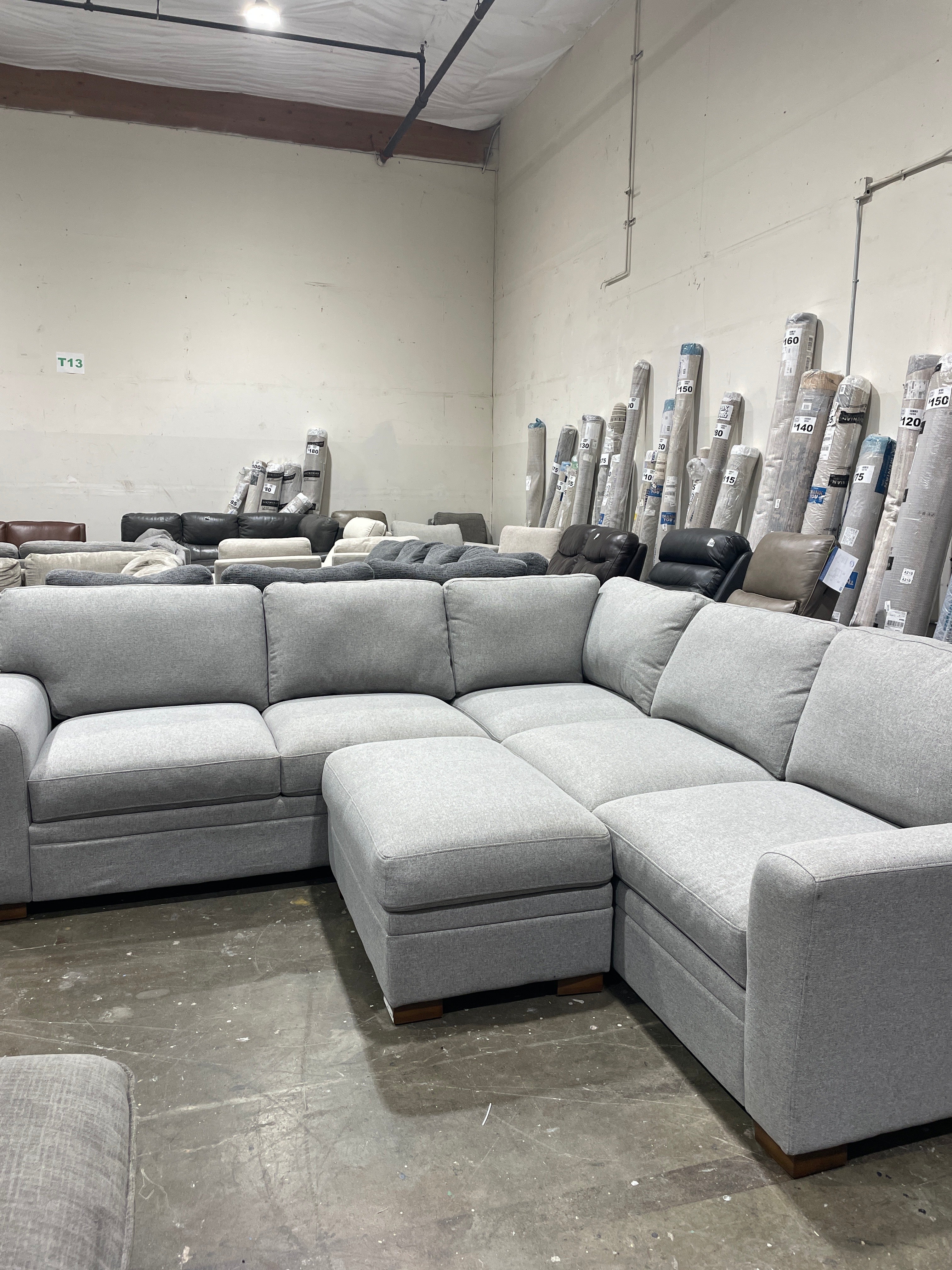 Thomasville Langdon Fabric Sectional with Storage Ottoman - Image 6