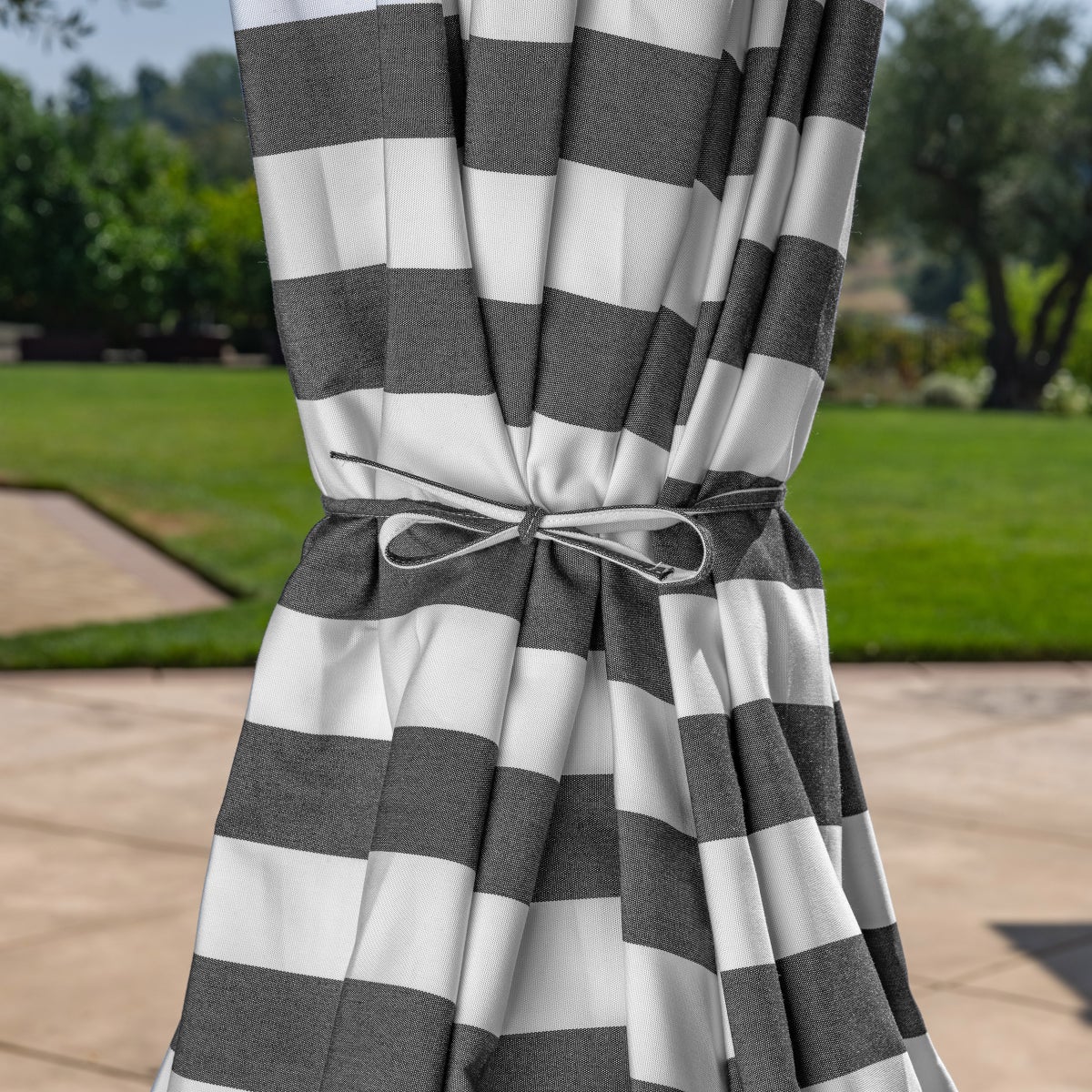SunVilla 11' Round Cabana Stripe Aluminum Market Umbrella (BLACK & WHITE) - Image 6