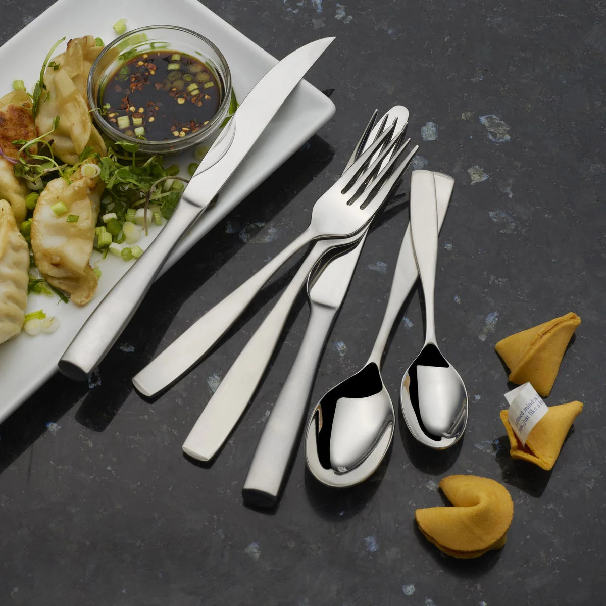 NEW - Mikasa Satin Loft 75-piece Flatware Set