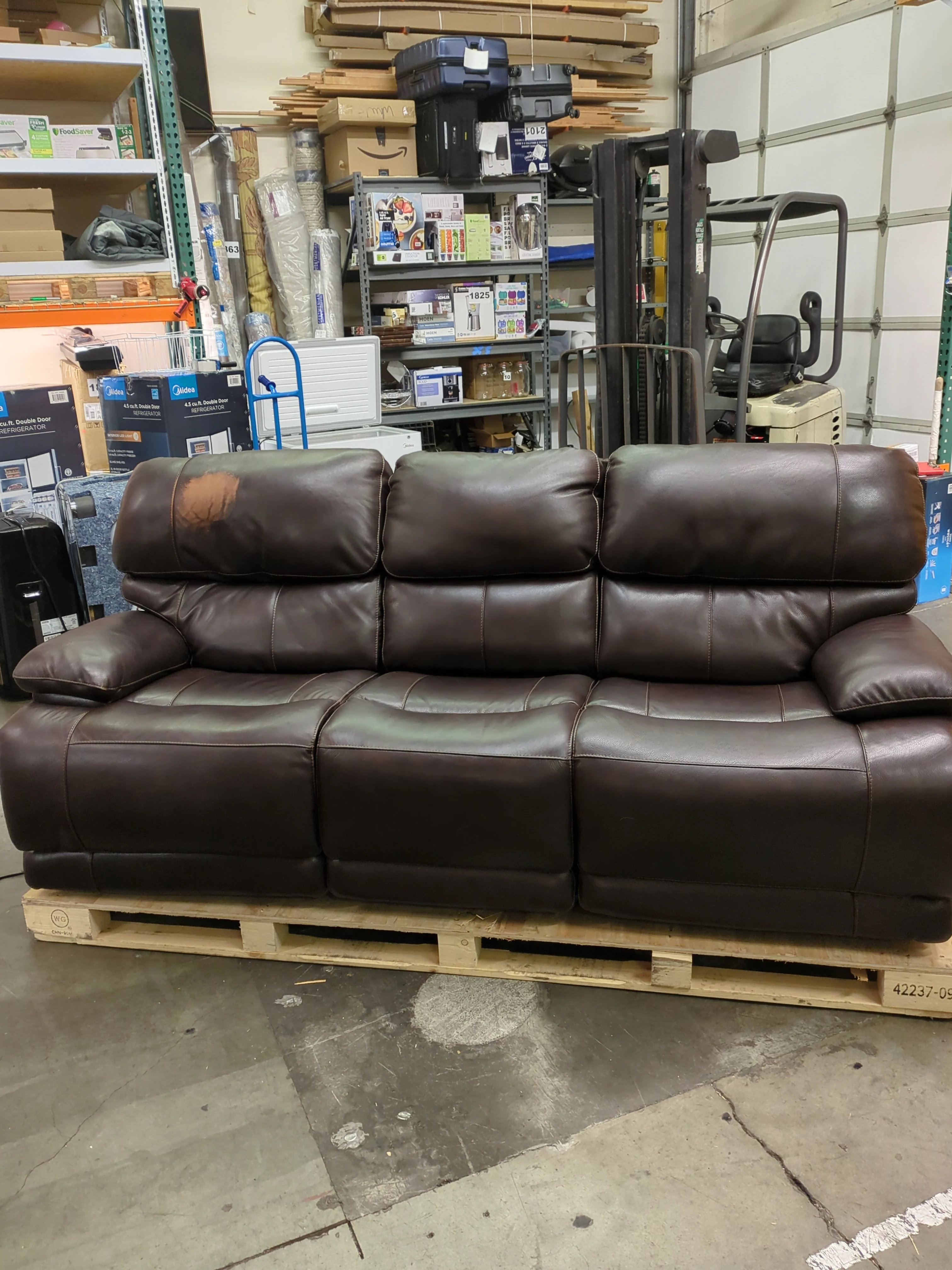 Costco - Aleena Leather Power Reclining Sofa with Power Headrest - Retail $999