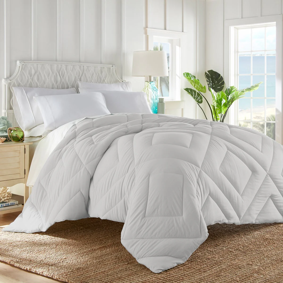 Tommy Bahama KING Butter Soft Down Alternative Comforter